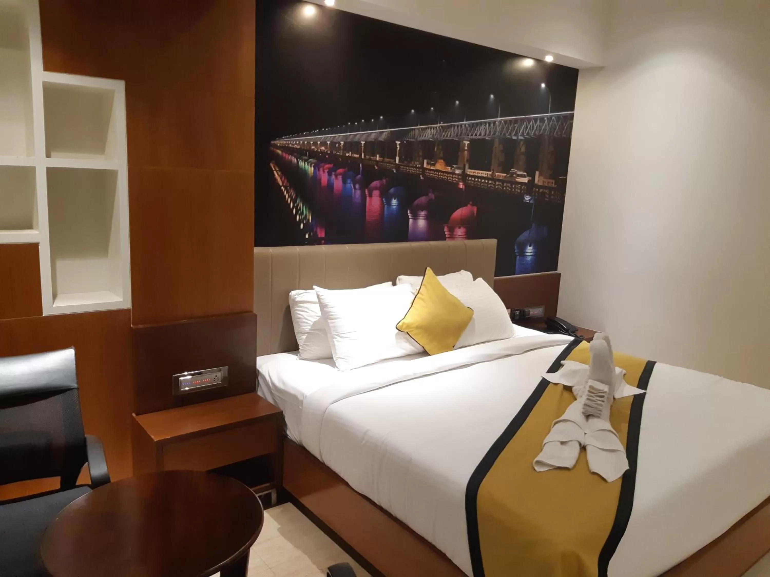 Bed in Hotel Namo Residency