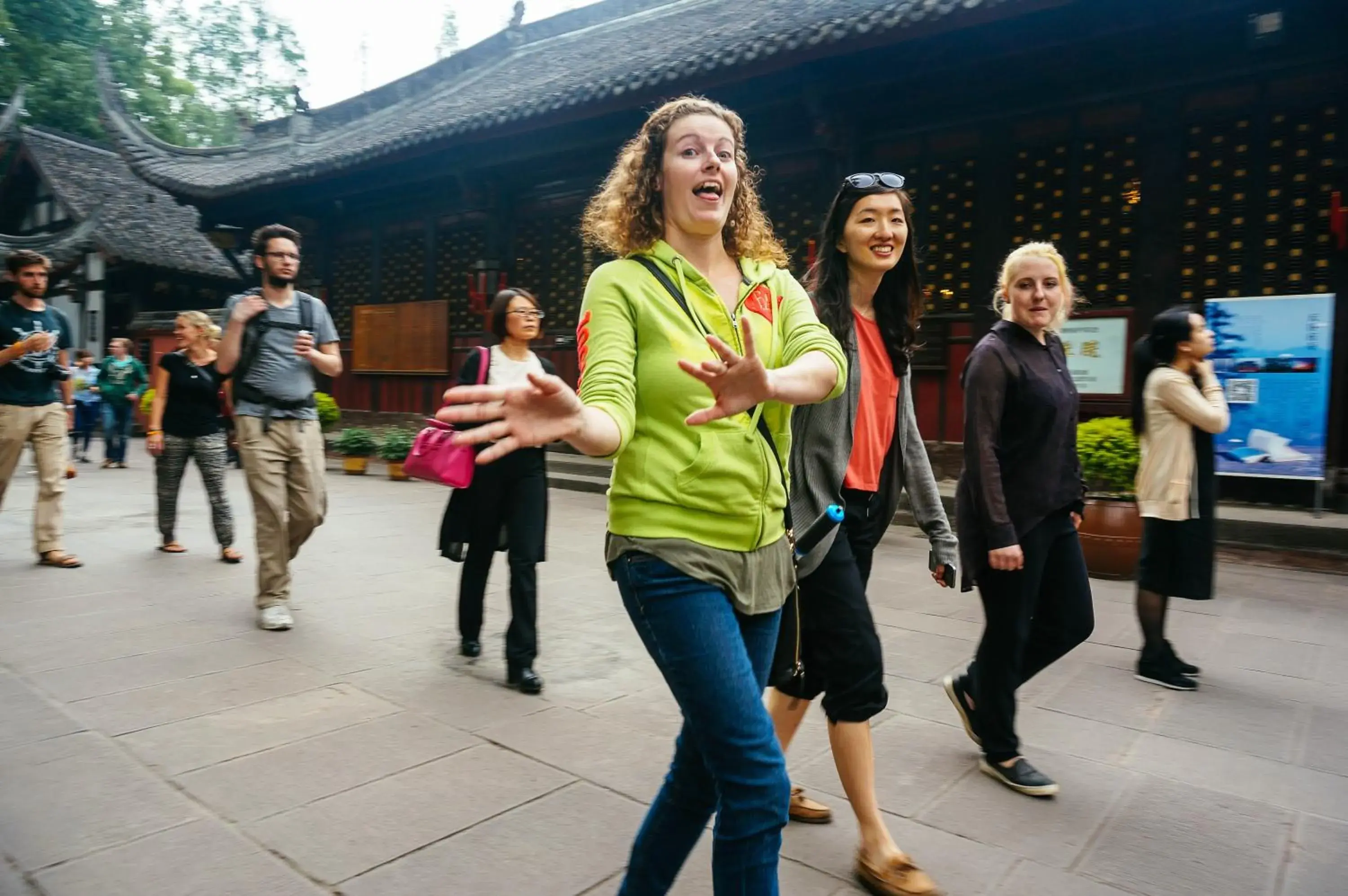 Entertainment in Chengdu BANG Bar&Hostel （Lazybones hostel）