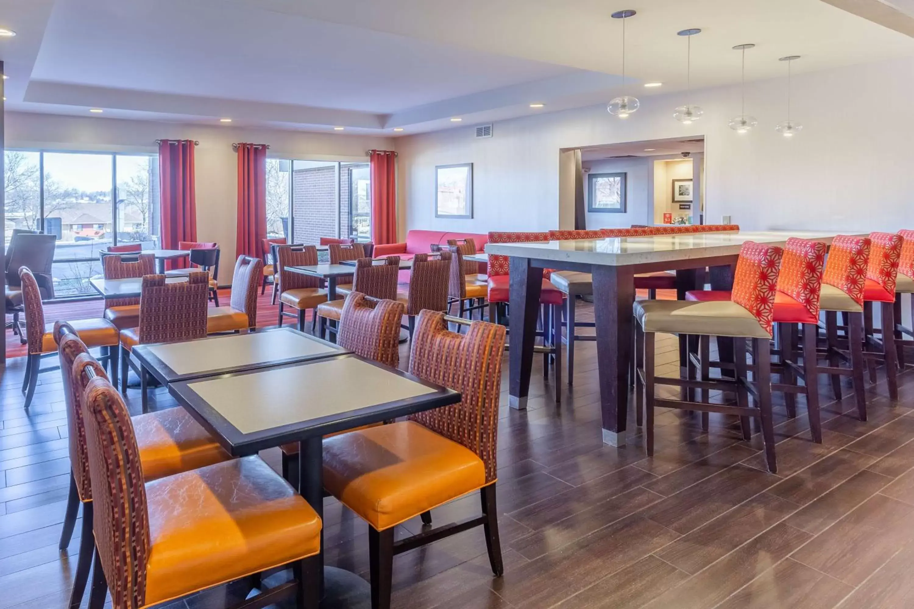 Breakfast, Restaurant/Places to Eat in Hampton Inn Madison East Towne Mall Area