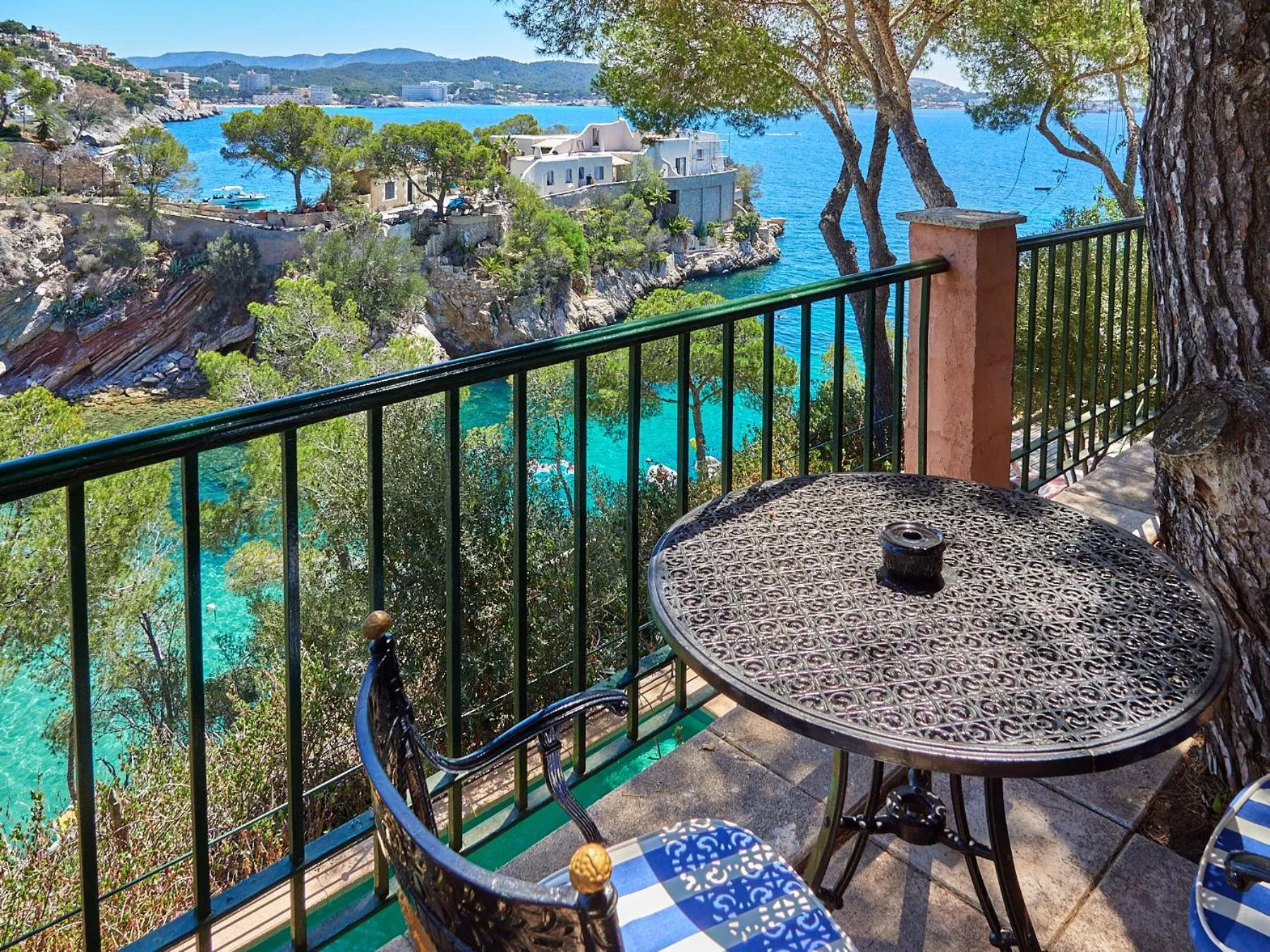 Restaurant/places to eat in Hotel Petit Cala Fornells