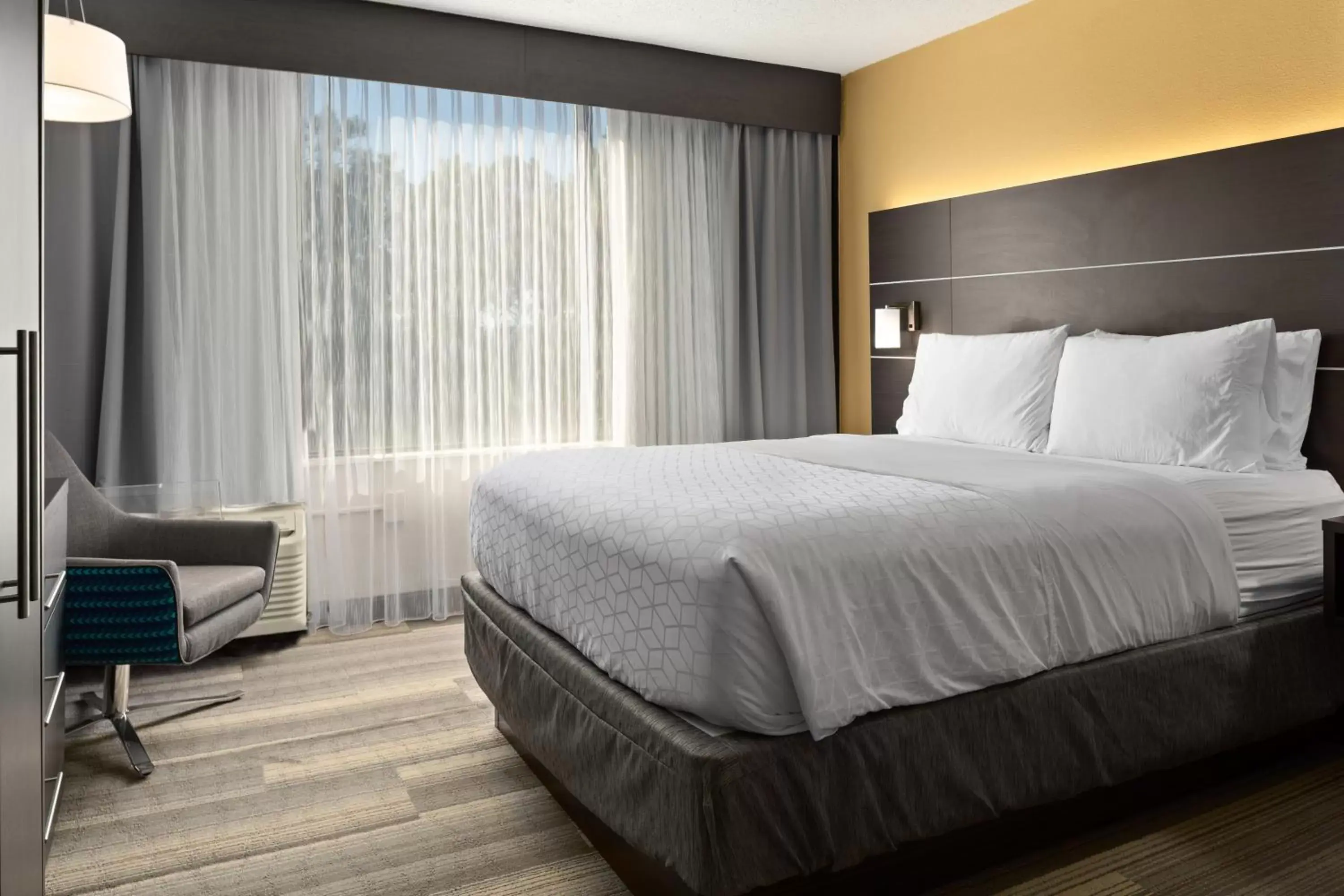 Photo of the whole room, Bed in Holiday Inn Express - Atlanta-Kennesaw, an IHG Hotel