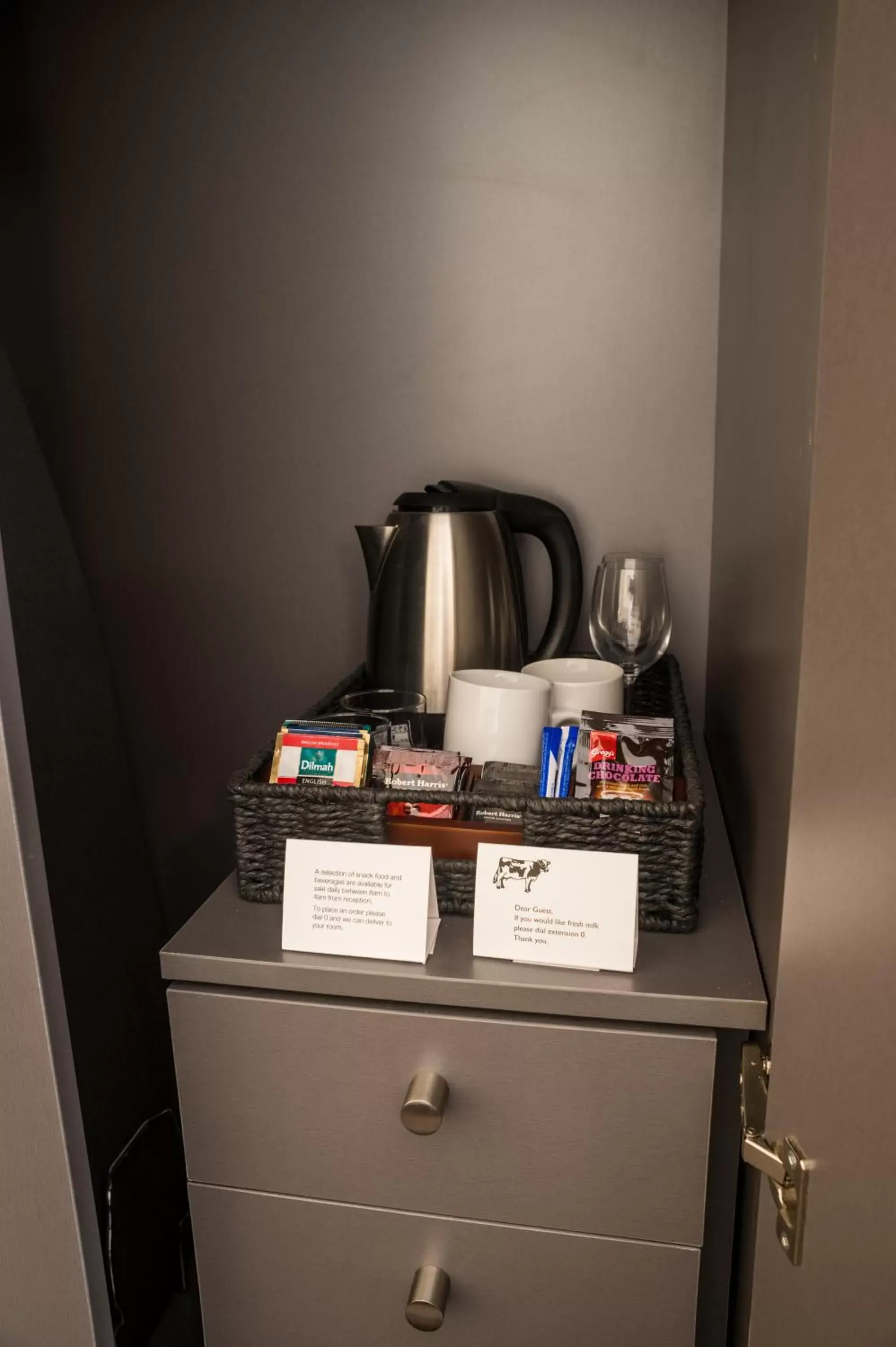 Kitchen or kitchenette, Coffee/Tea Facilities in West Plaza Hotel