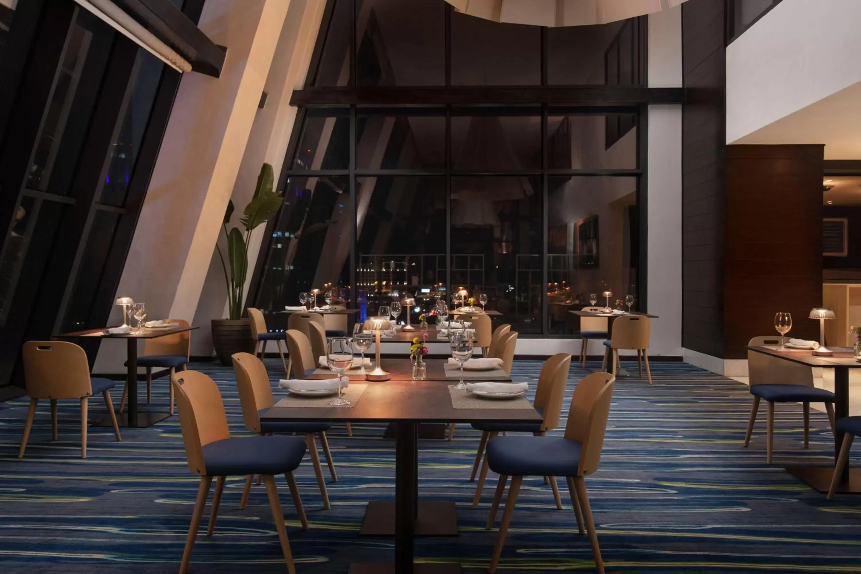 Dining area, Restaurant/Places to Eat in Homewood Suites By Hilton Santo Domingo