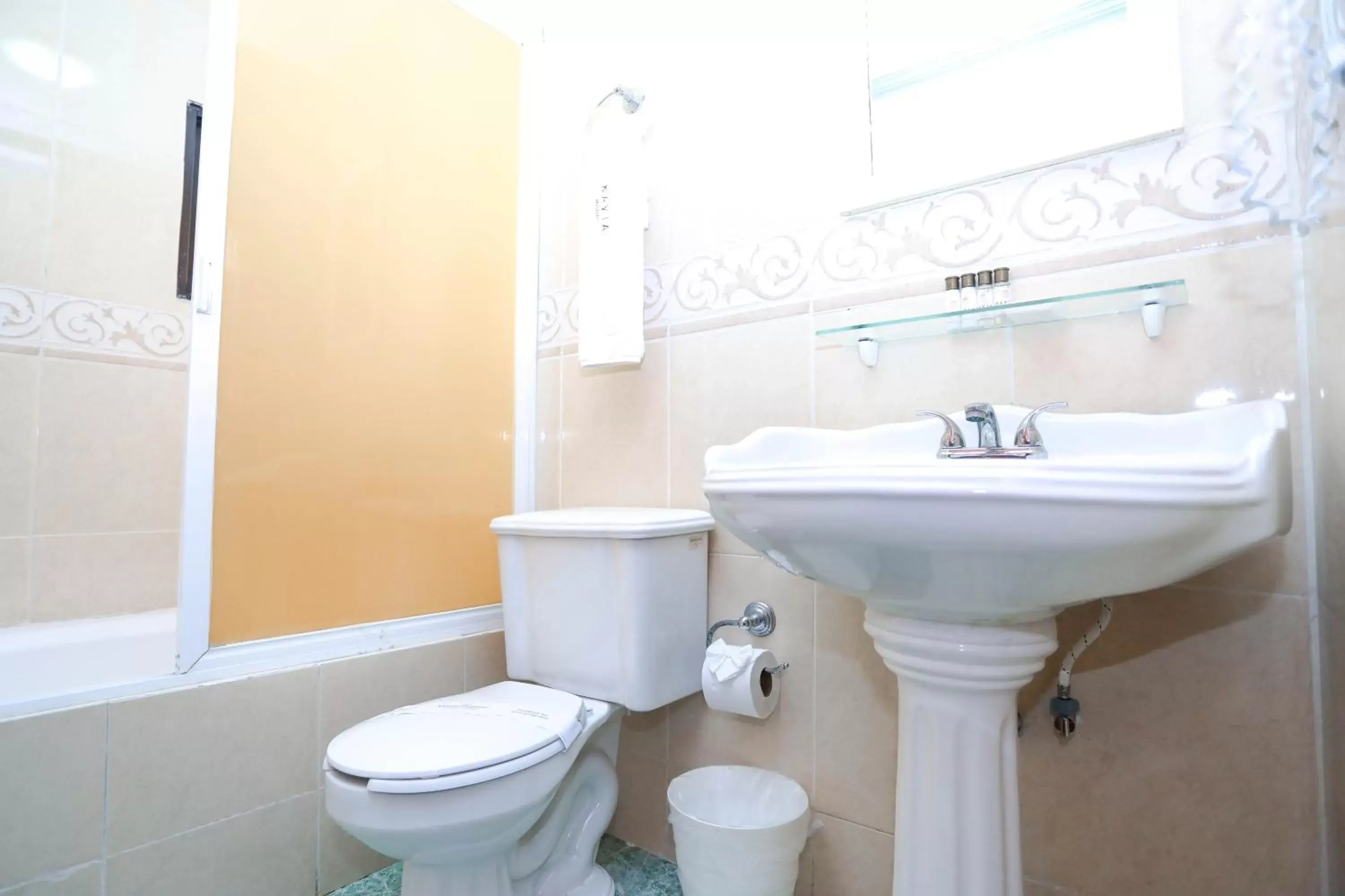 Bathroom in Hotel Avenida Cancun