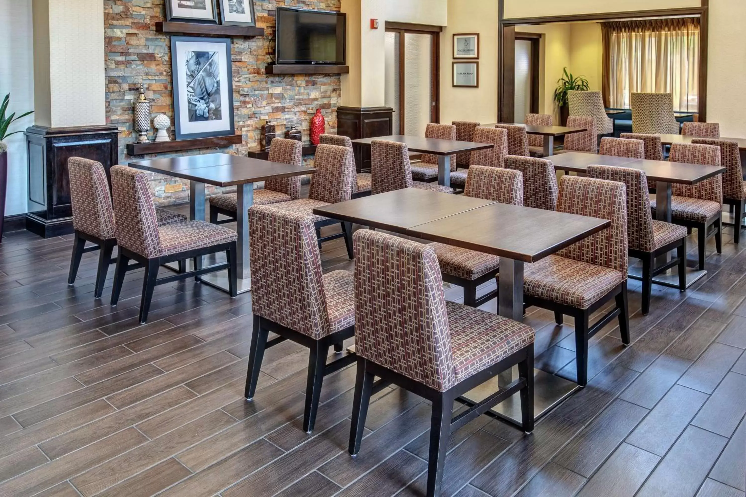 Breakfast, Restaurant/Places to Eat in Hampton Inn & Suites Nashville-Vanderbilt-Elliston Place