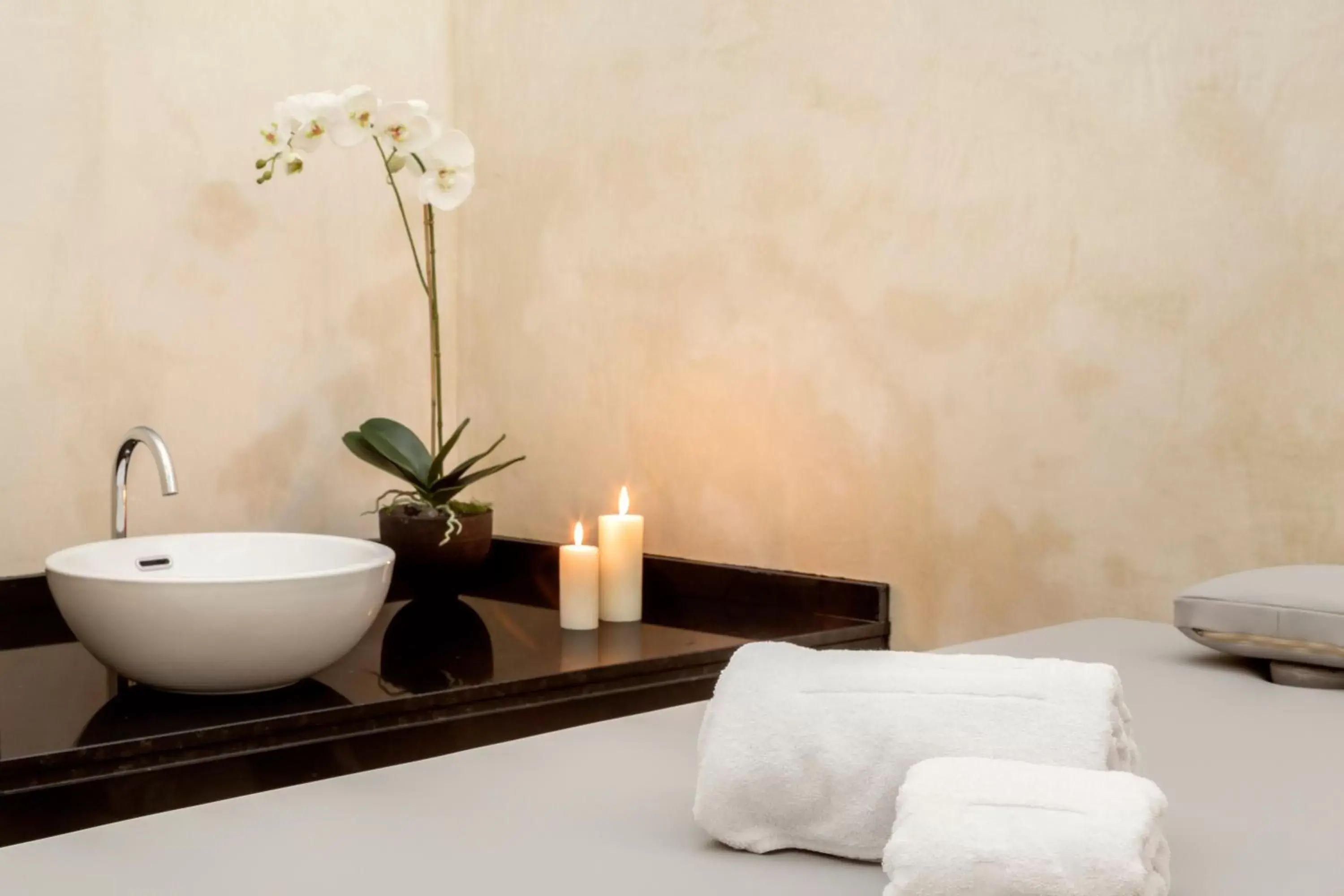 Massage, Bathroom in Eurostars Azahar