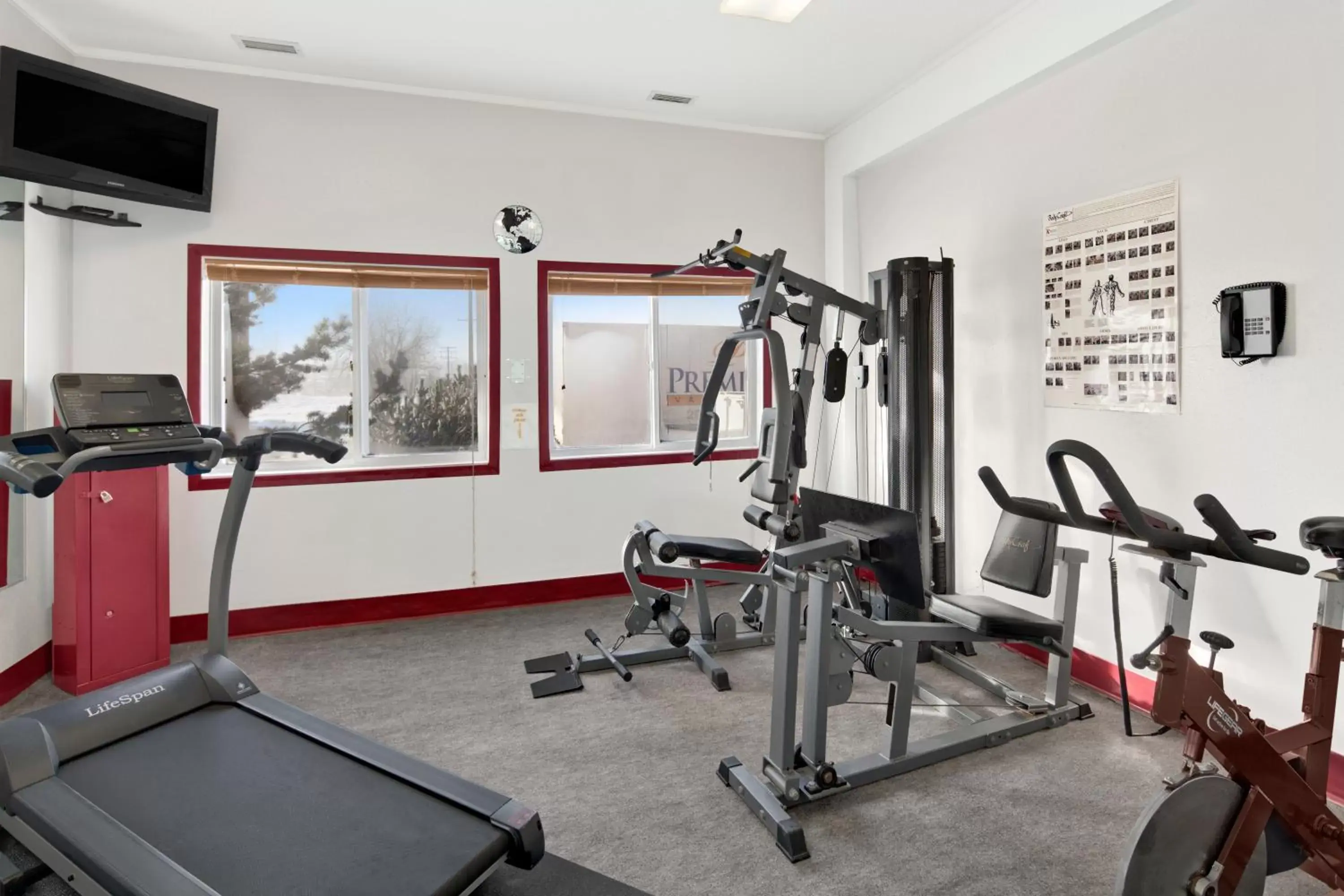 Fitness centre/facilities, Fitness Center/Facilities in Super 8 by Wyndham Swift Current