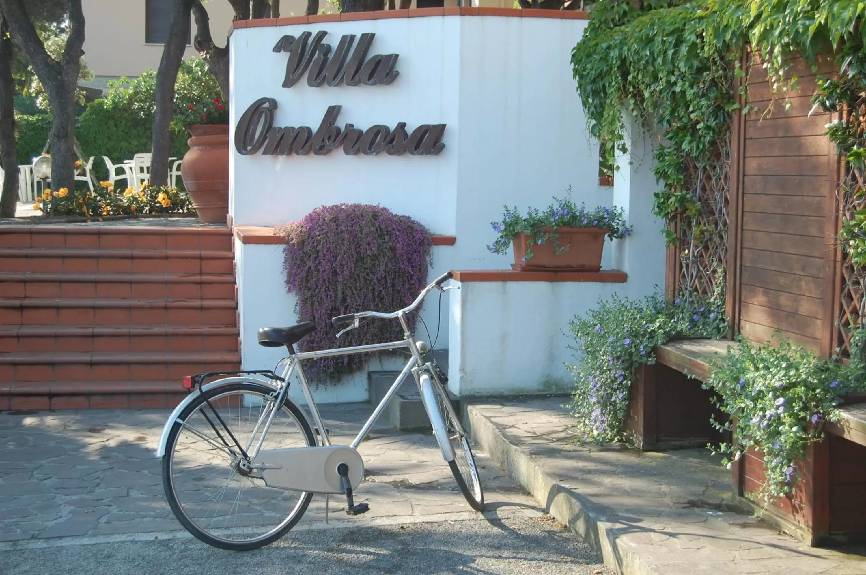 Facade/entrance, Property Building in Hotel Villa Ombrosa