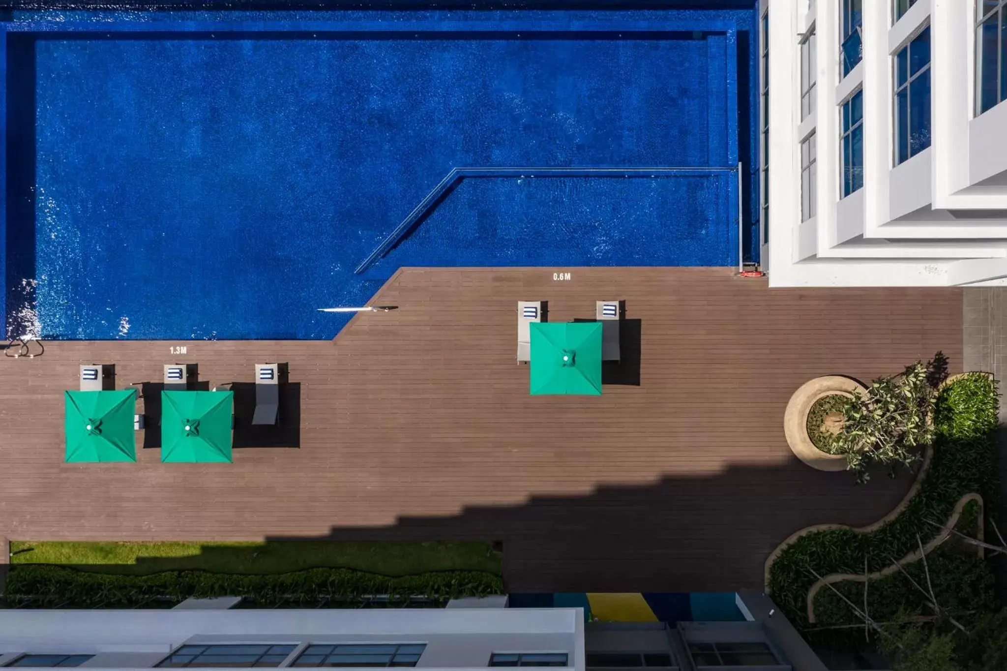Swimming pool in Oakwood Residence Saigon Swimming pool in Oakwood Residence Saigon