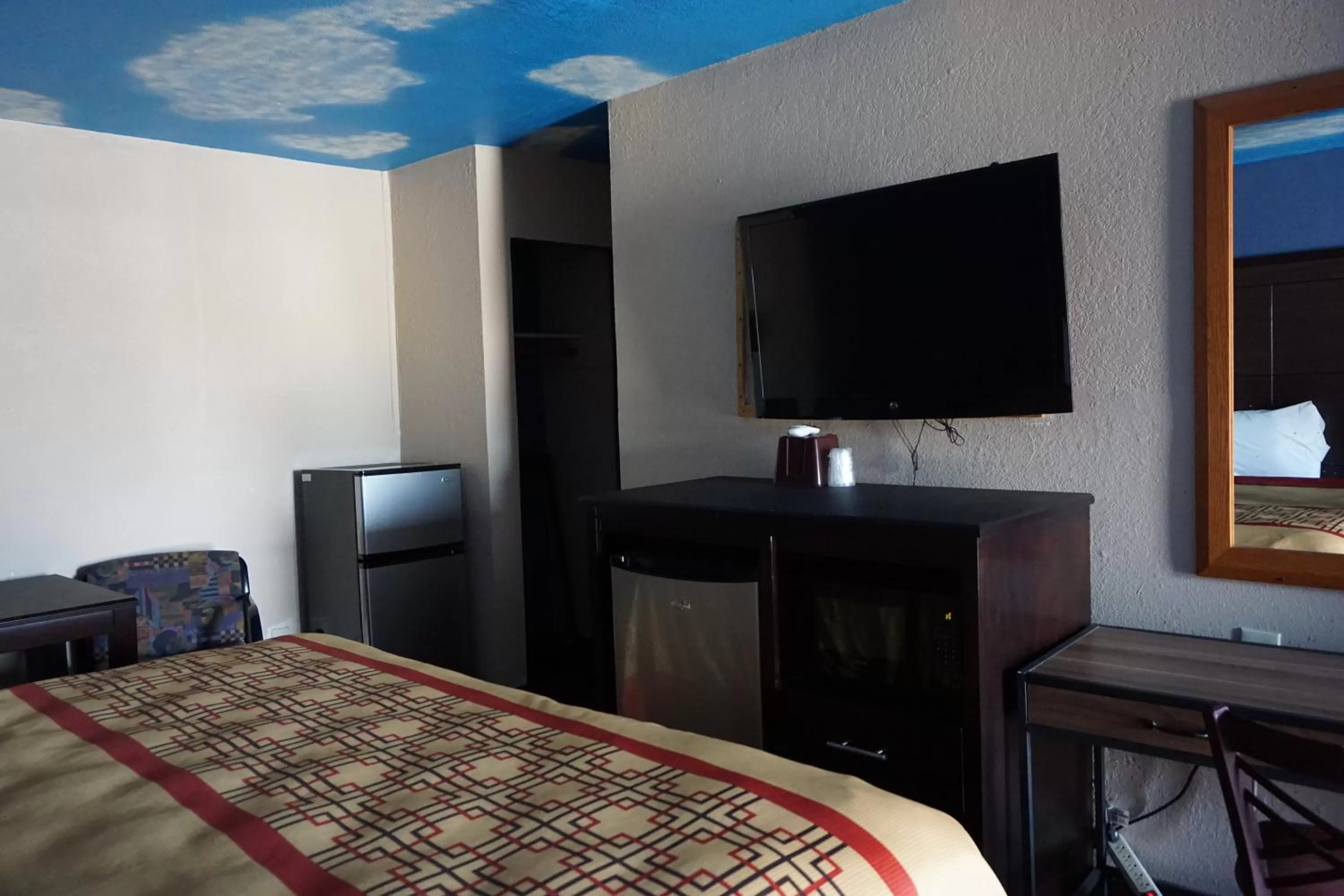 Photo of the whole room, Bed in Star Light Inn