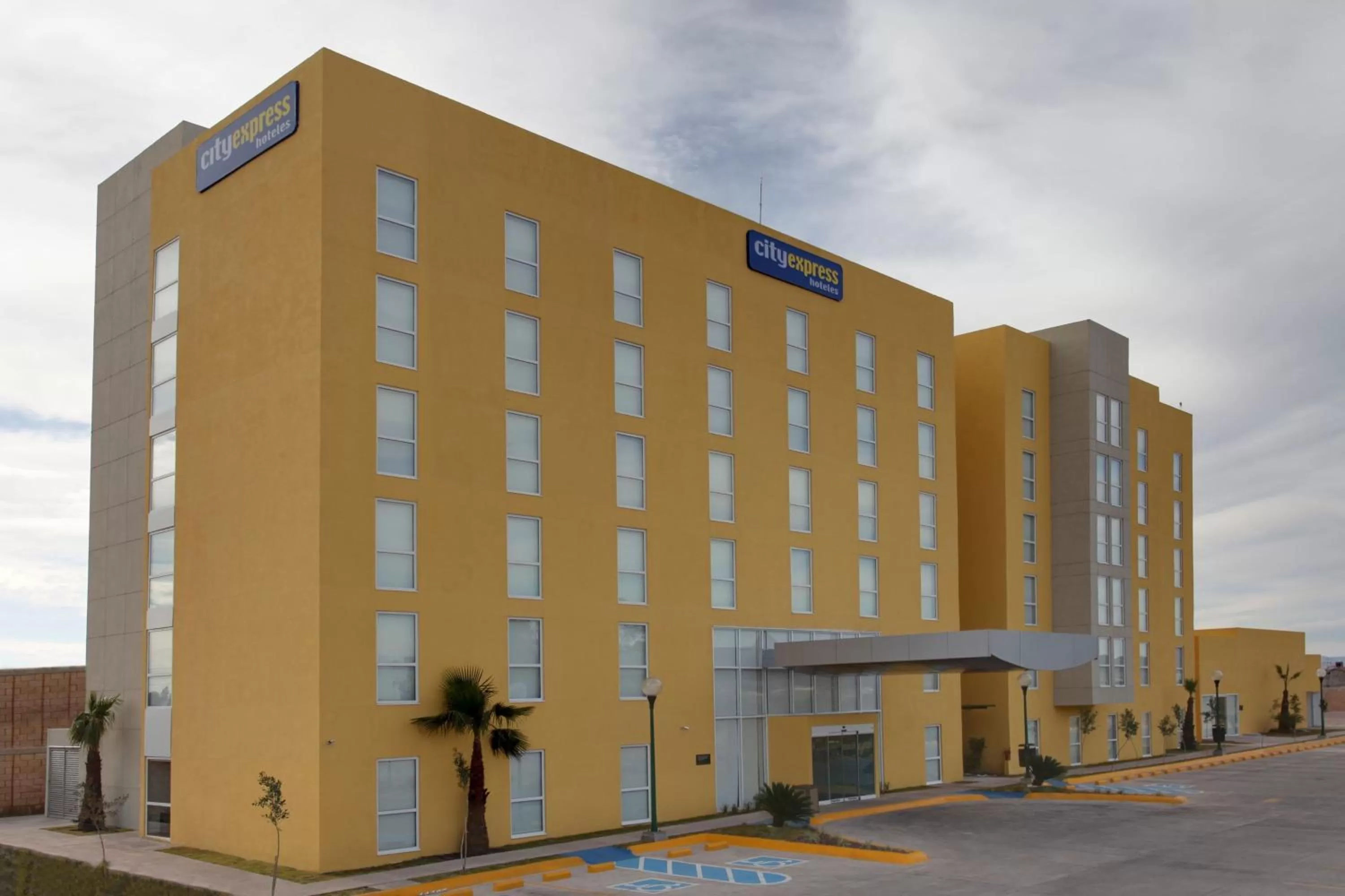 Property building in City Express by Marriott Durango