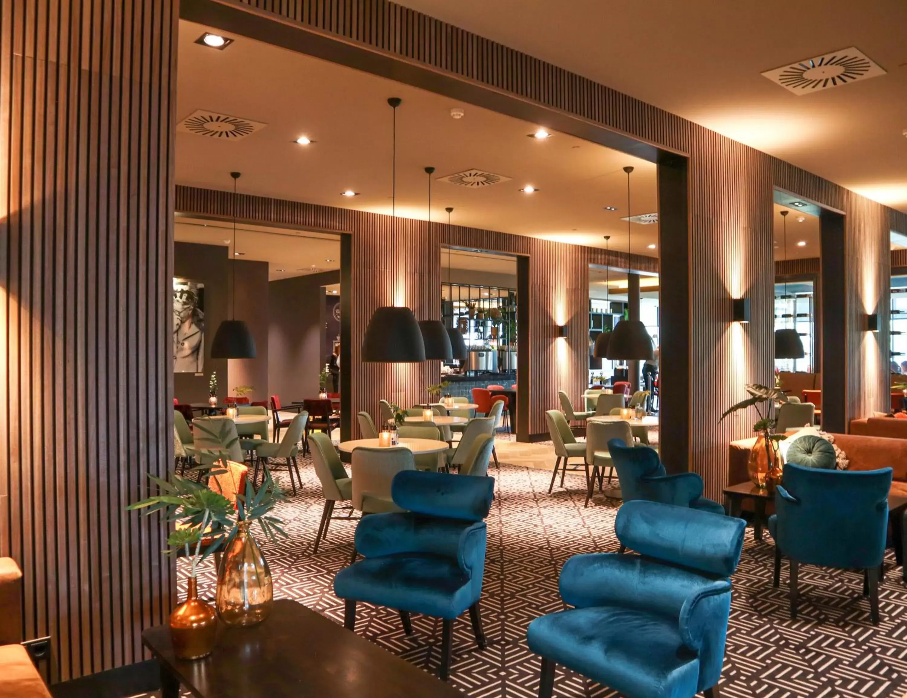 Restaurant/places to eat, Lobby/Reception in Van der Valk hotel Veenendaal