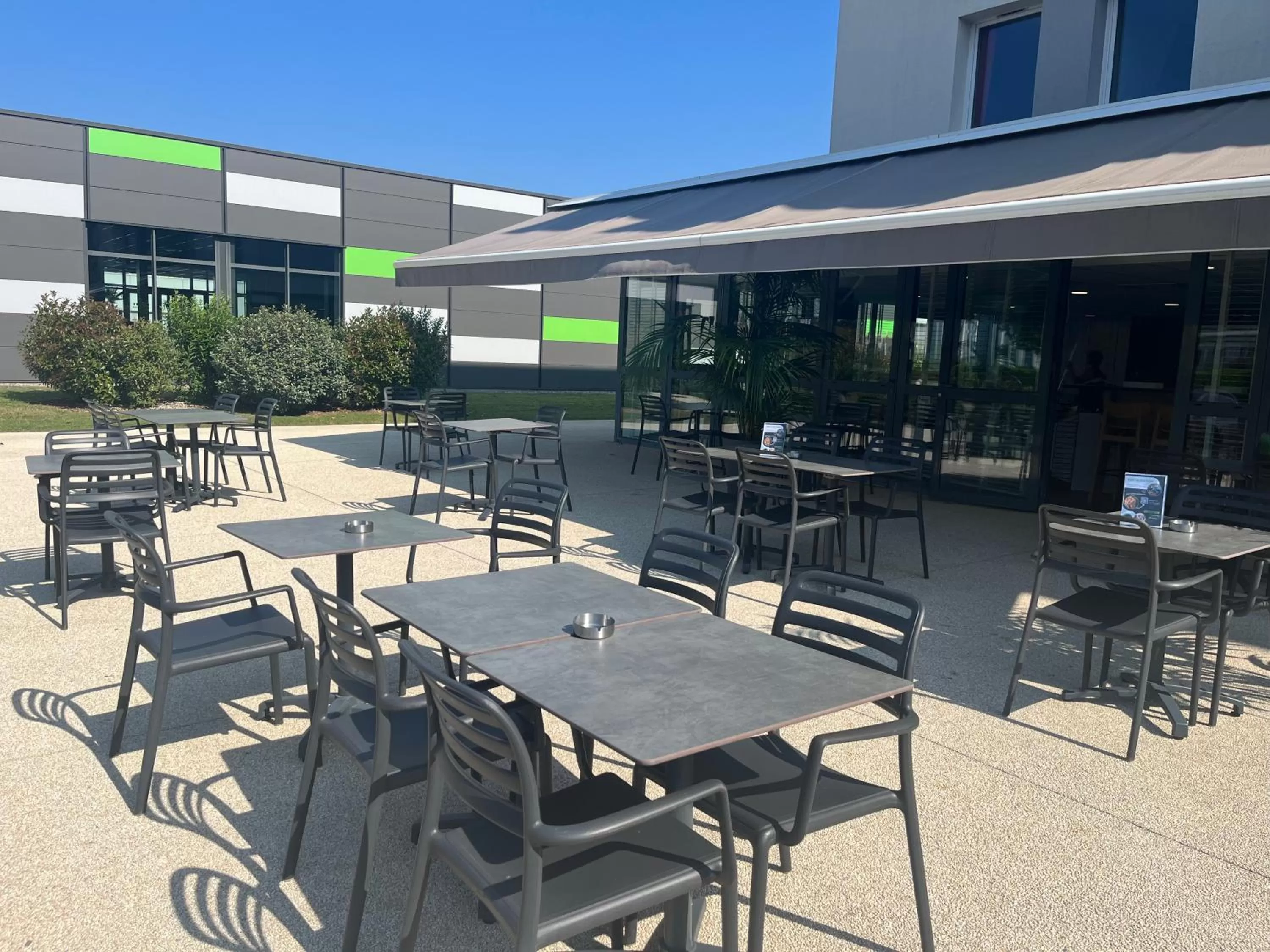 Property building in B&B HOTEL Lyon Aéroport Saint-Quentin-Fallavier