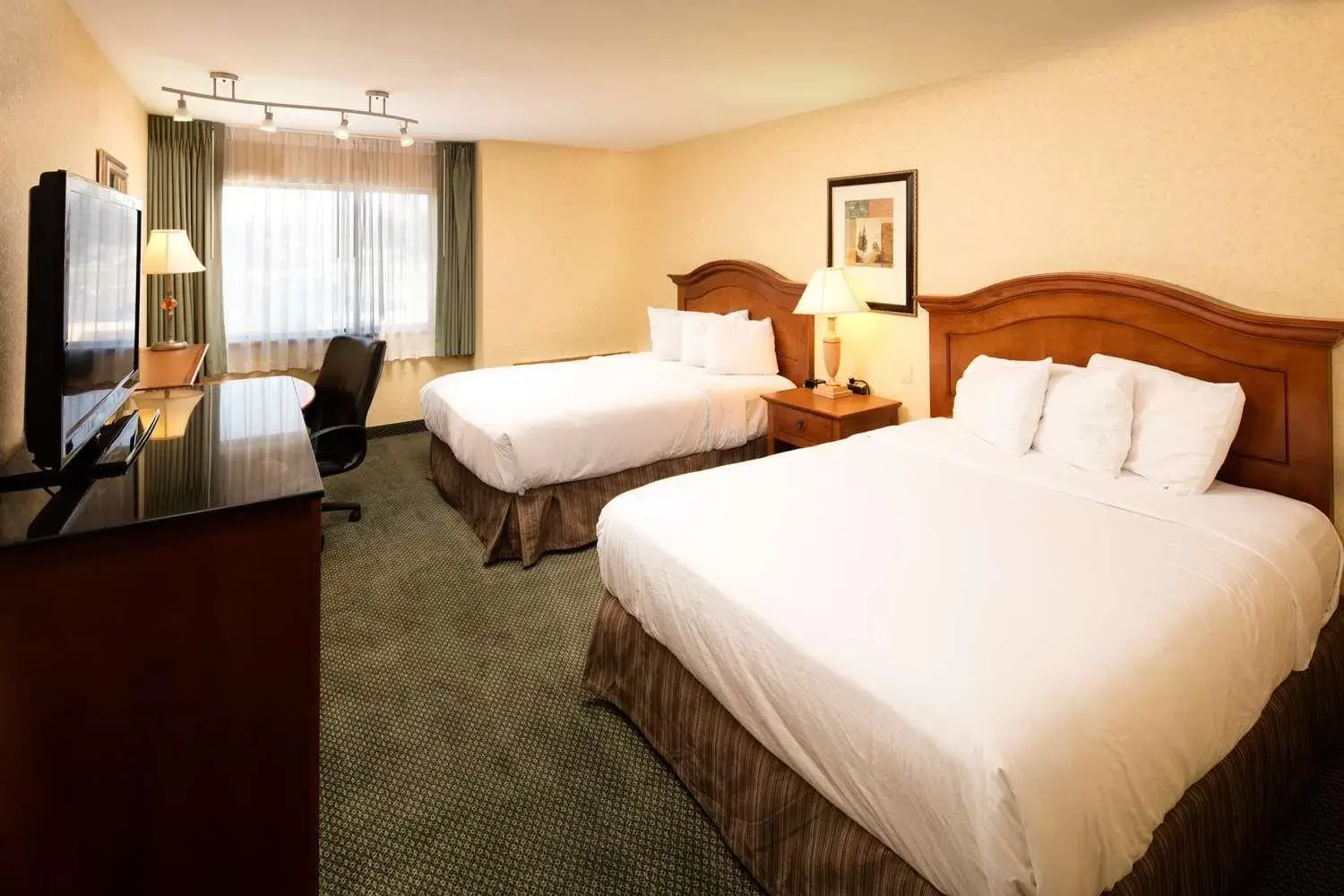 Bedroom, Bed in Red Lion Hotel Wenatchee City Center