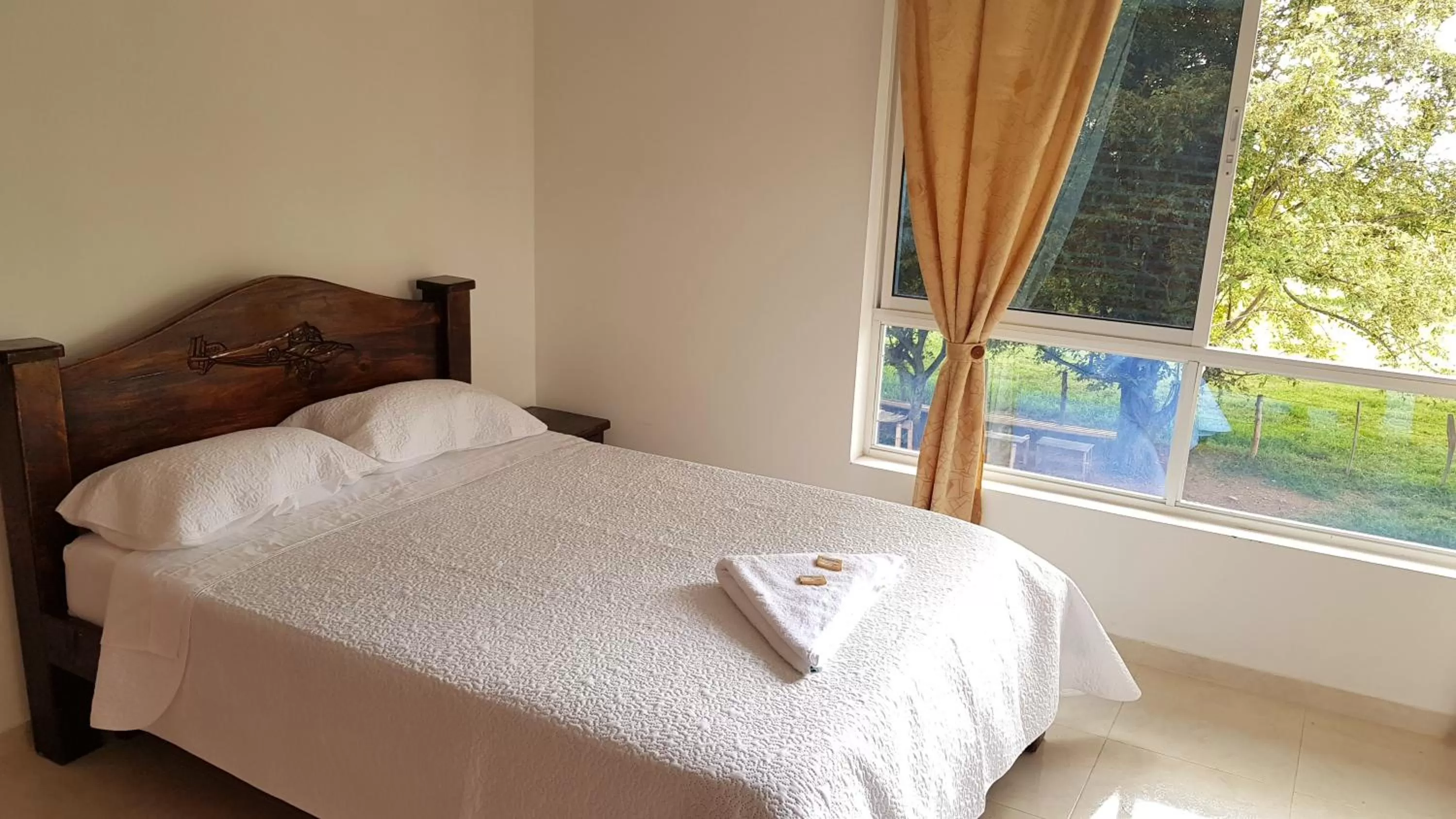 Bed in Dedalos Fly House