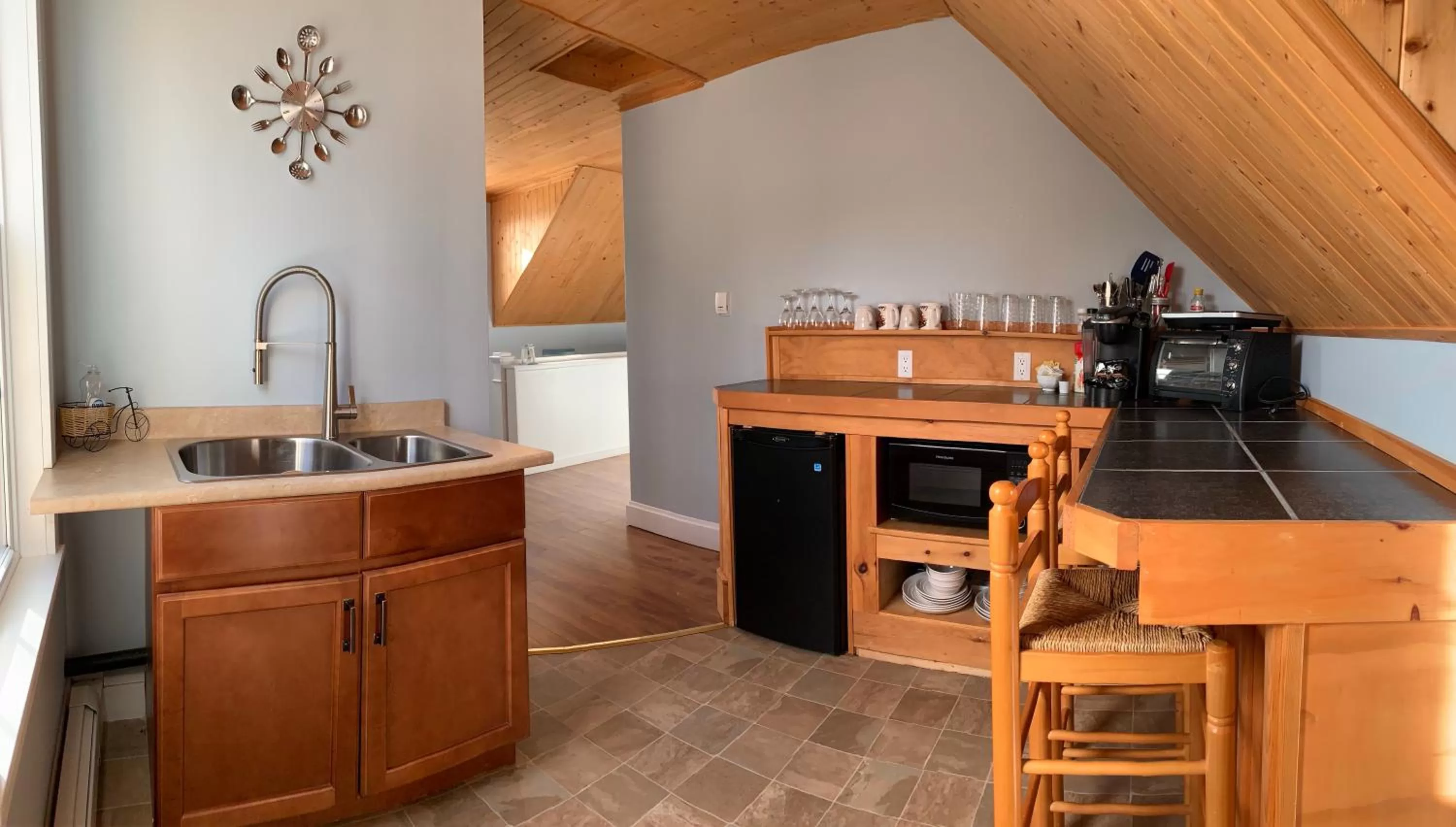 Alma Shore Lane Suites & Cottages