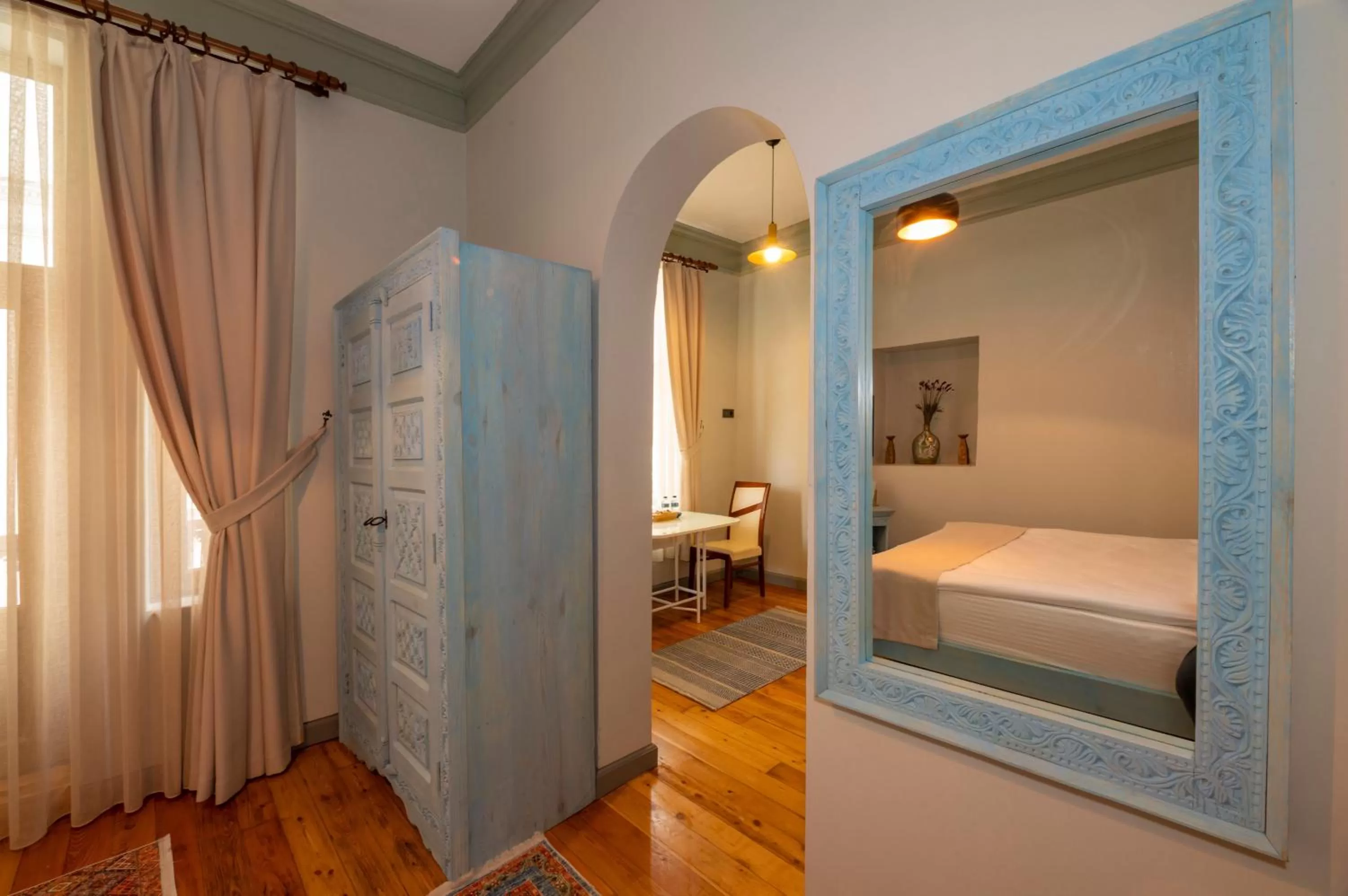 Photo of the whole room, Bed in O'Pera Okanlı Suites