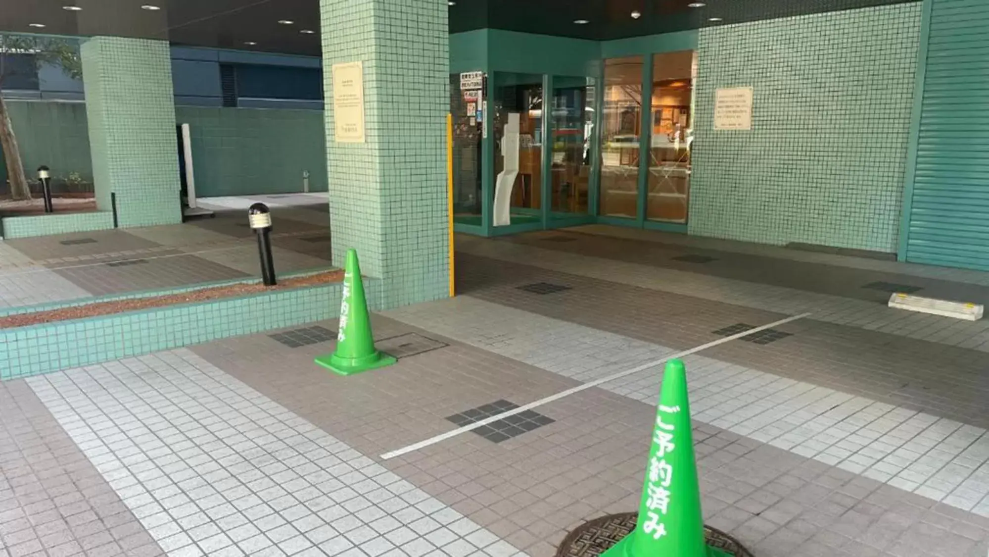 Facade/entrance in Toyoko Inn Hakata Ekimae Gion Facade/entrance in Toyoko Inn Hakata Ekimae Gion