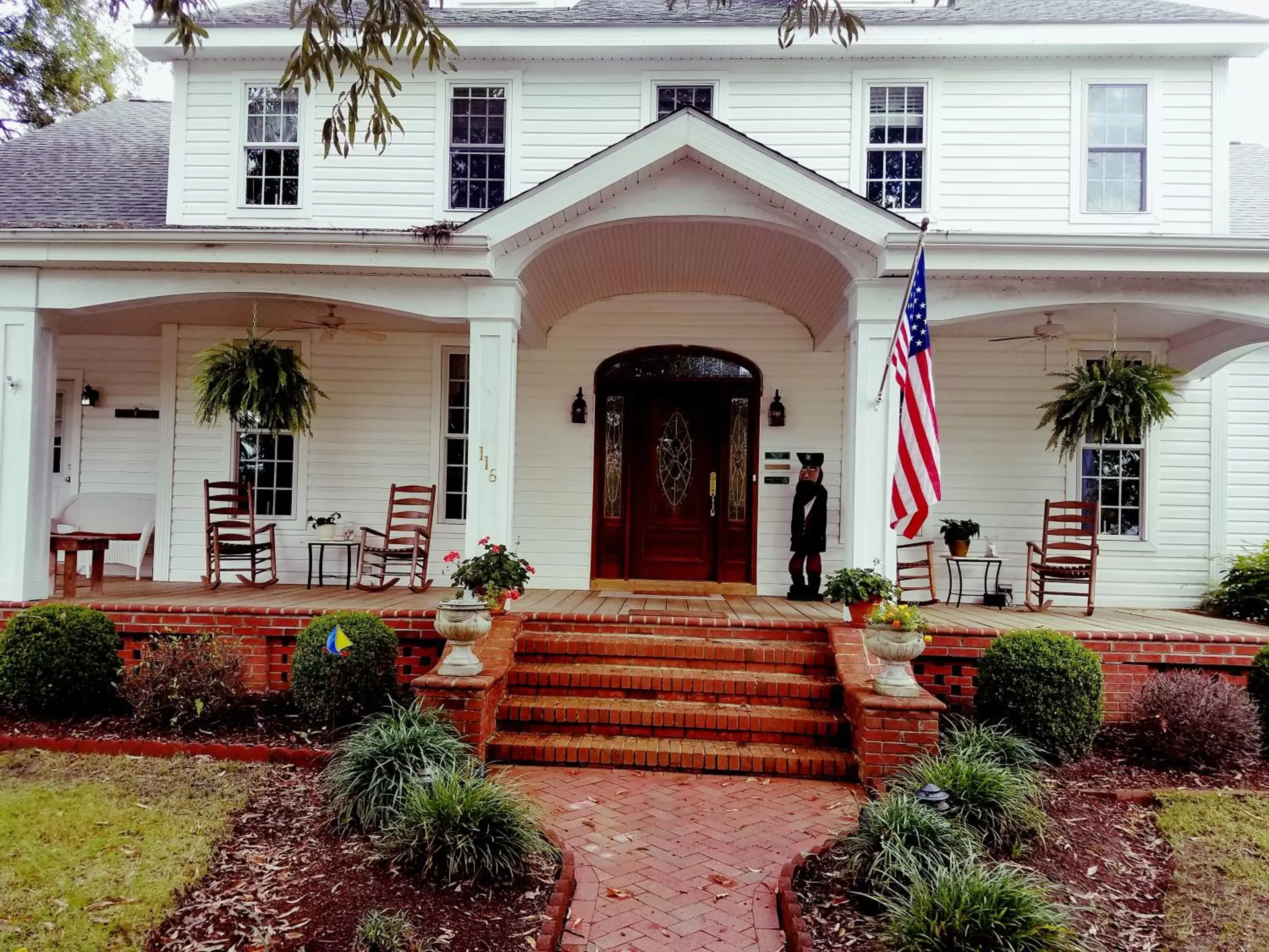 Facade/entrance, Patio/Outdoor Area in The Inn on Bath Creek