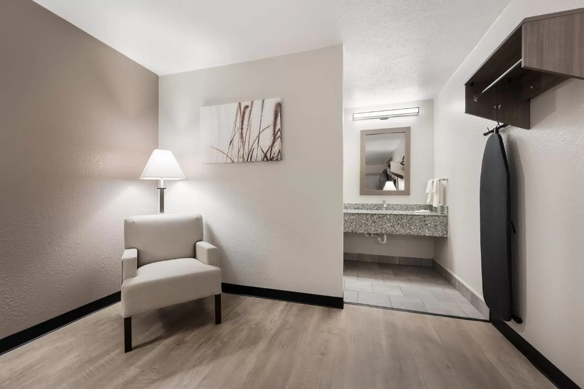 Bedroom in Red Roof Inn Birmingham South Bedroom in Red Roof Inn Birmingham South