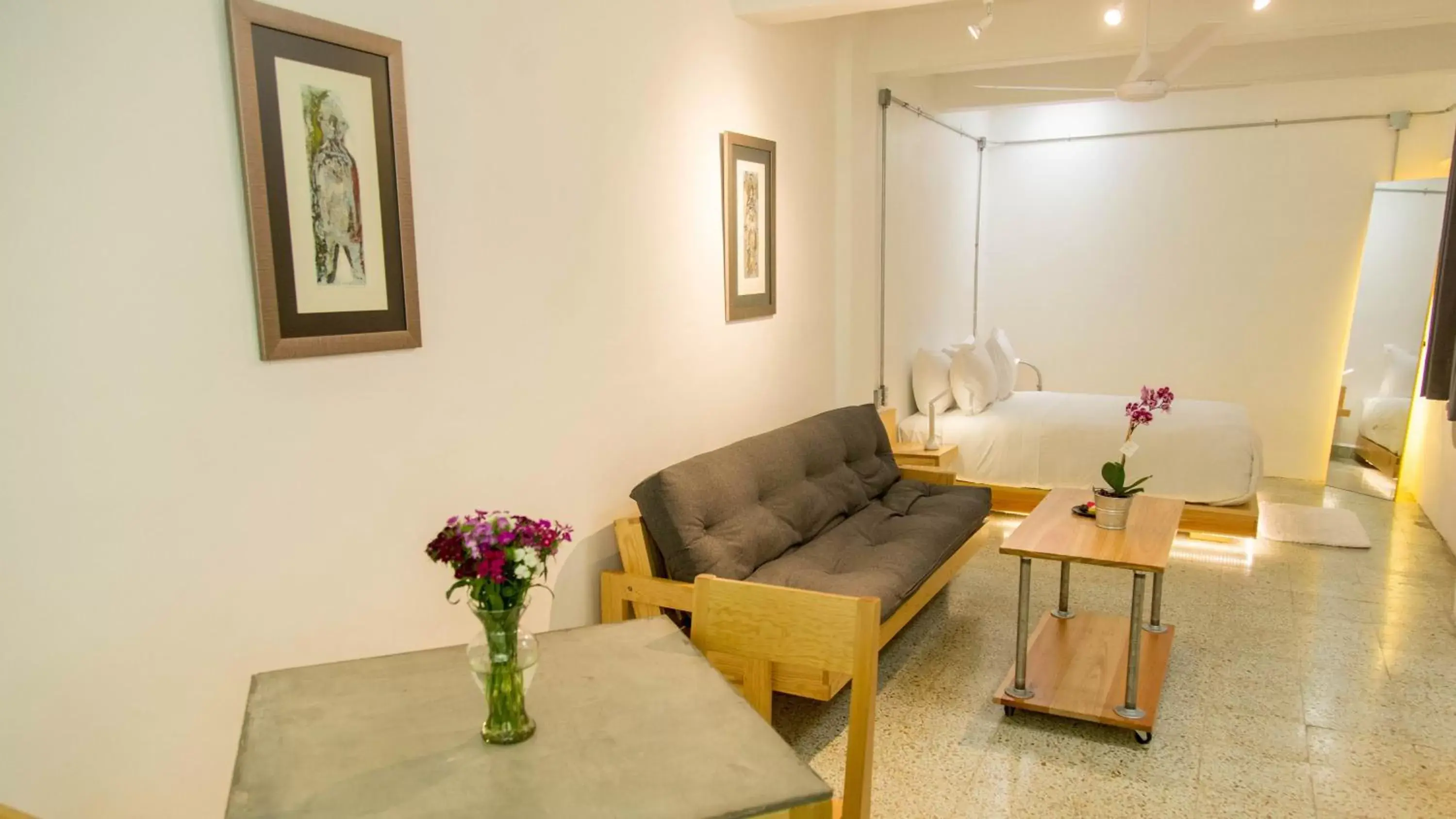 Bedroom, Seating Area in Agrado Guest House