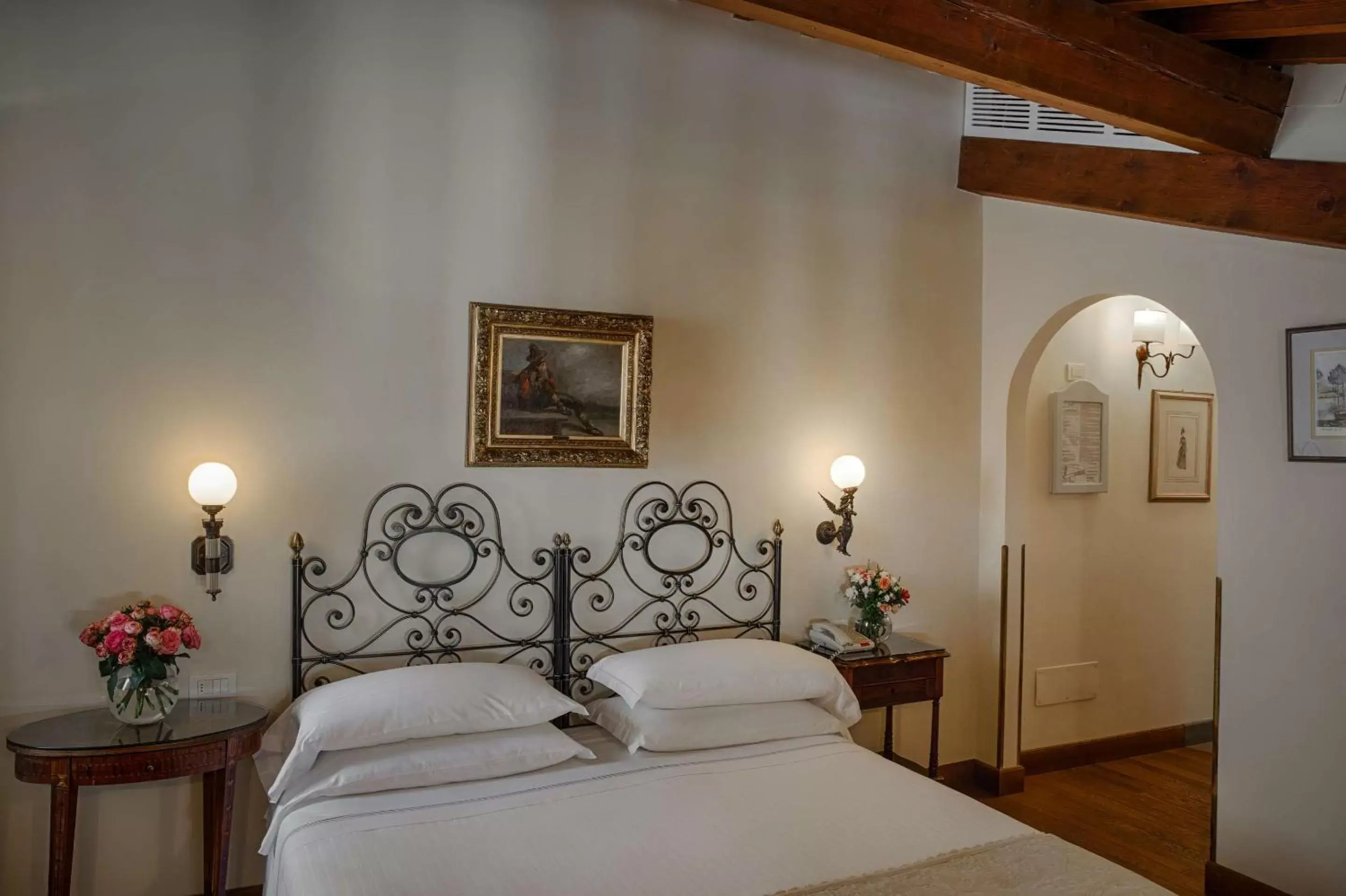 Bedroom, Bed in Hotel Mulino di Firenze - WorldHotels Crafted