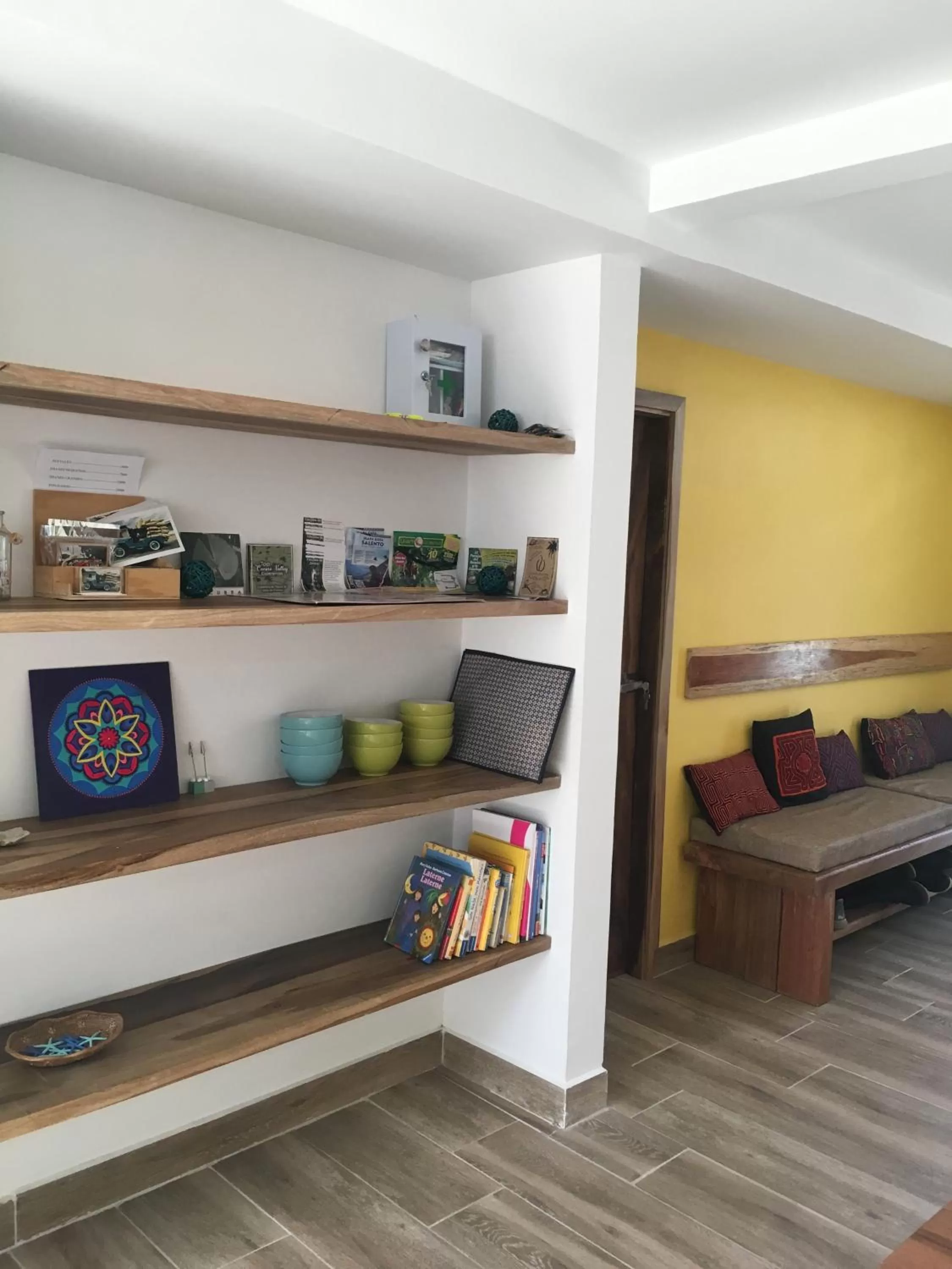 Library in Hotel La Caracola