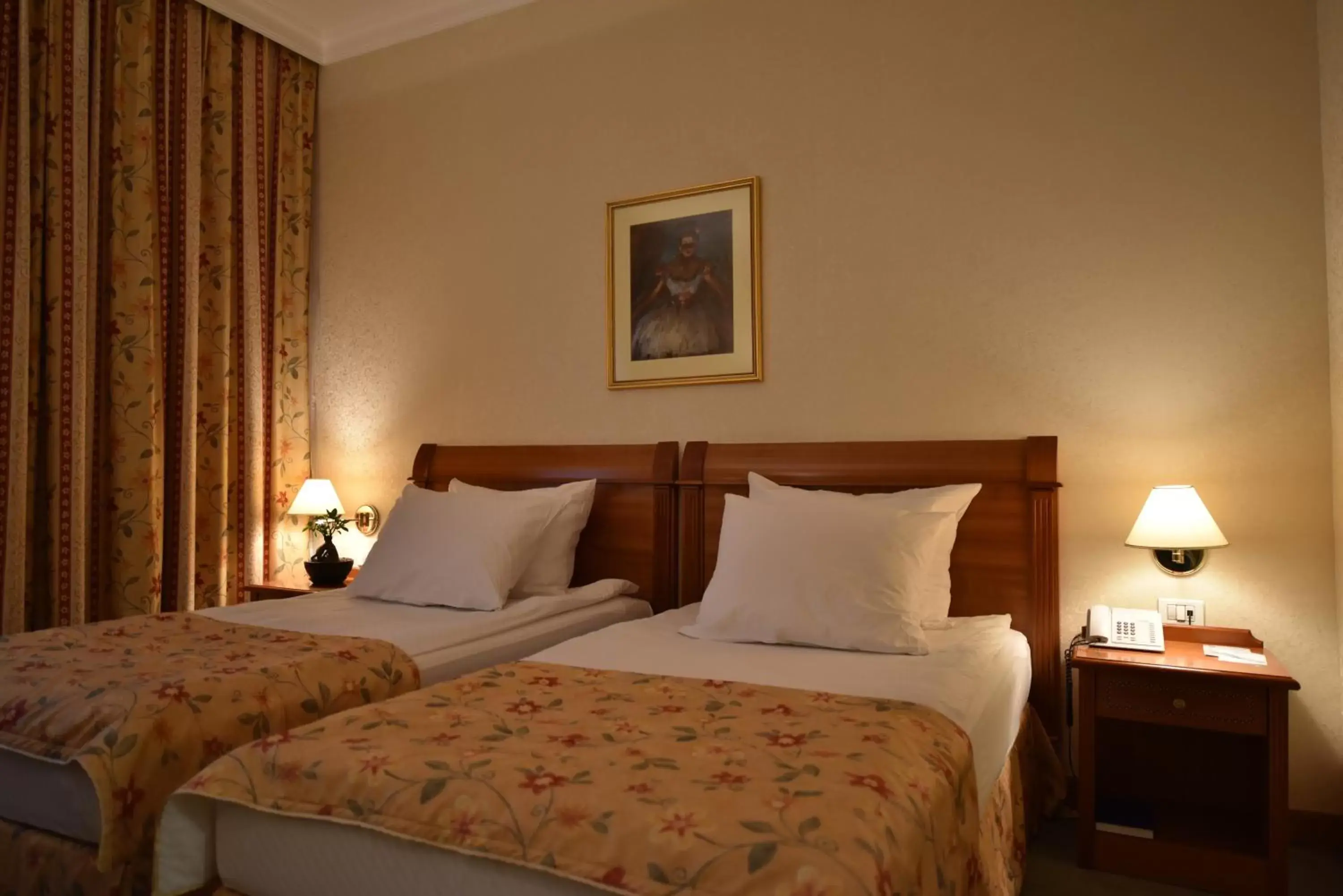 Bedroom, Bed in Best Western Hotel Turist