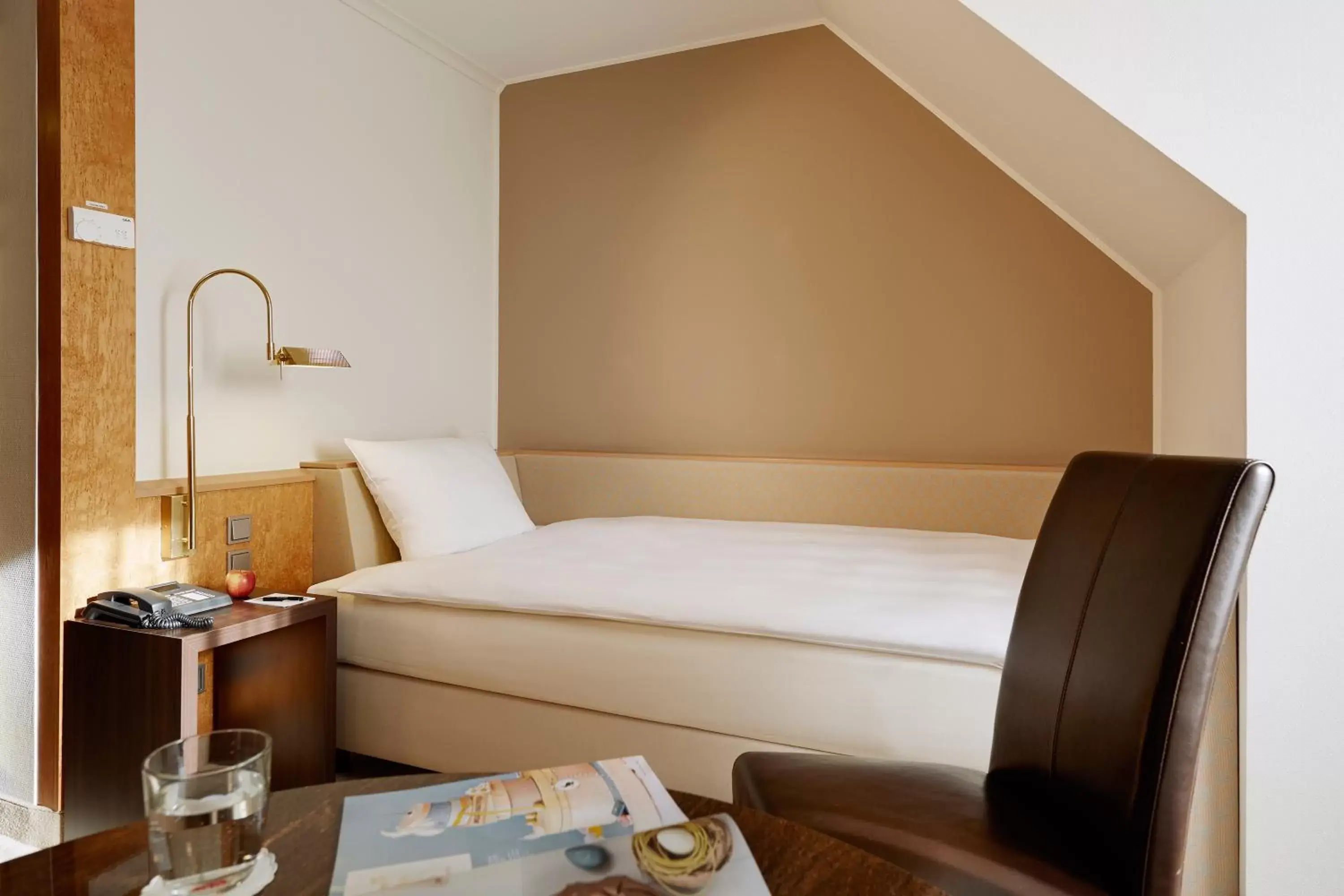 Photo of the whole room, Bed in Lindner Hotel Dusseldorf Airport