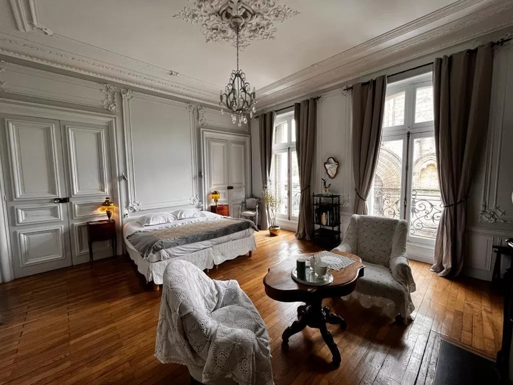 Bed in Le Jardin des Lys