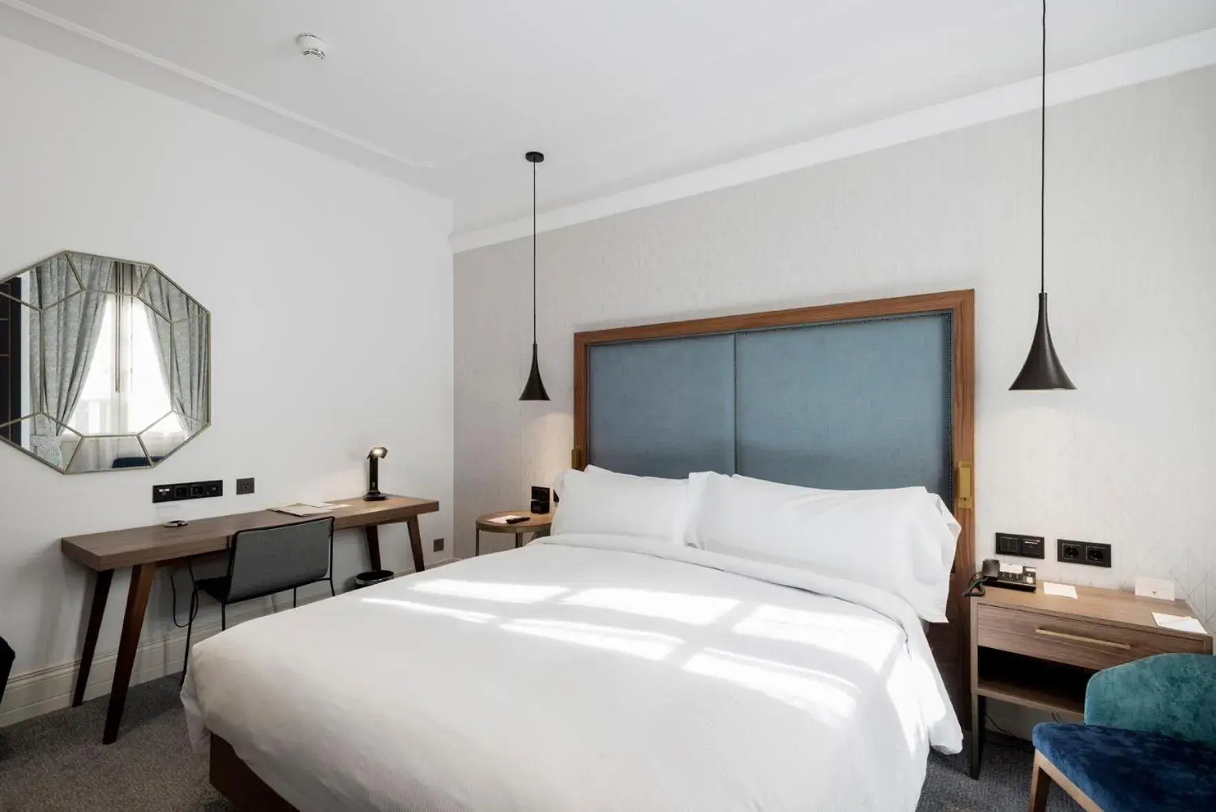 Bedroom, Bed in DoubleTree by Hilton Madrid-Prado