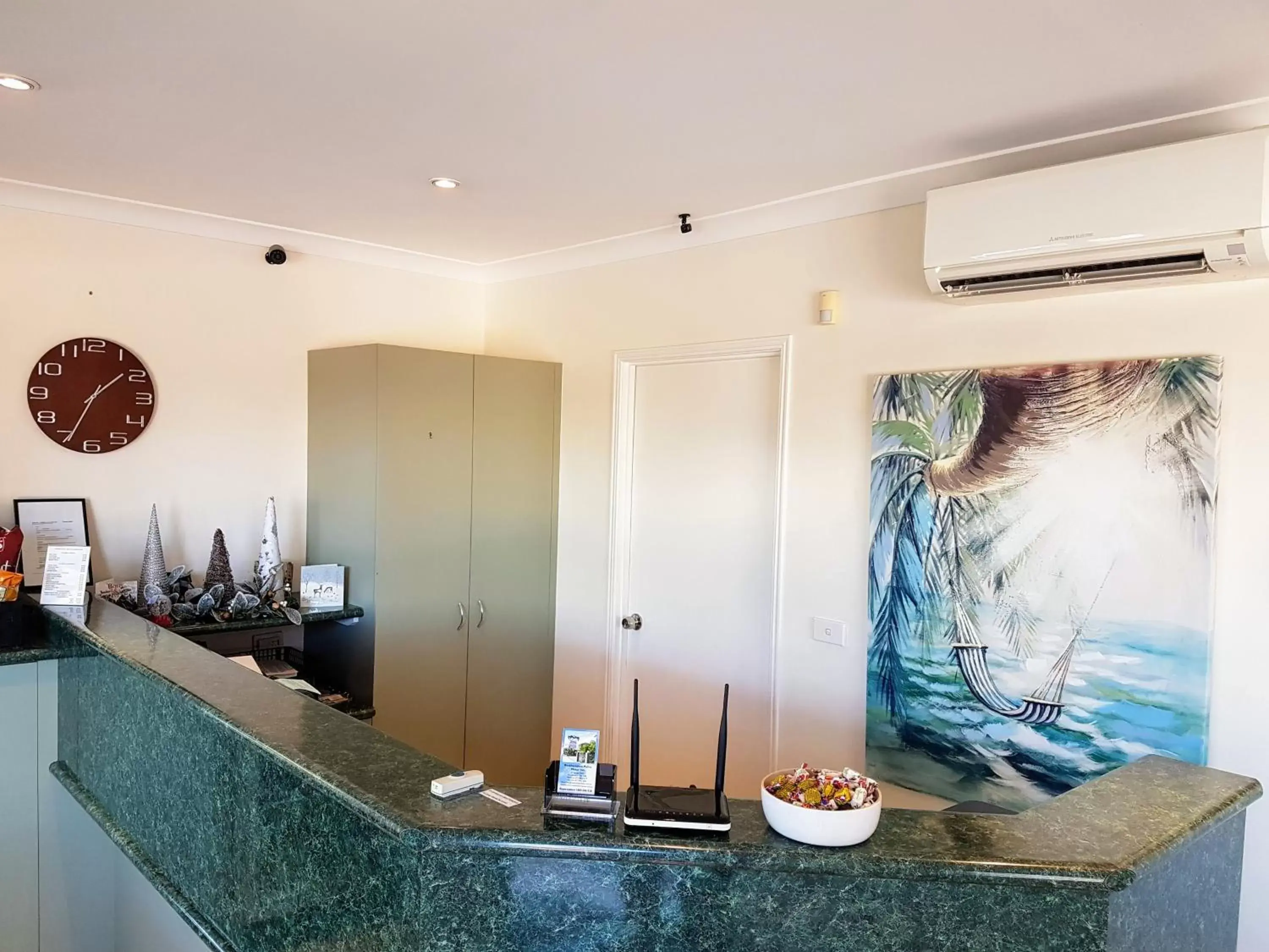 Lobby or reception, Bathroom in Rockhampton Palms Motor Inn