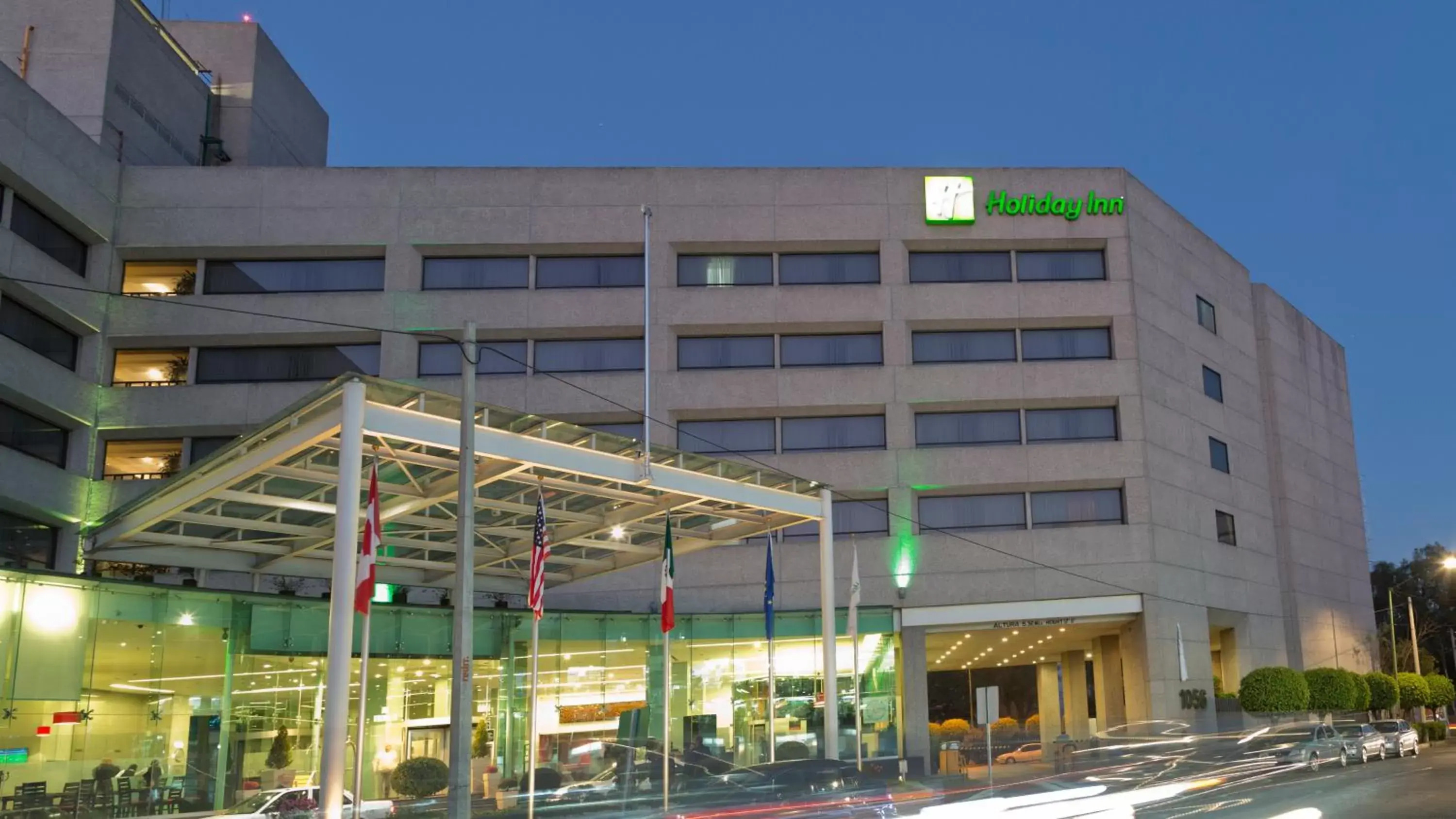 Property building in Holiday Inn Mexico City-Plaza Universidad by IHG Property building in Holiday Inn Mexico City-Plaza Universidad by IHG