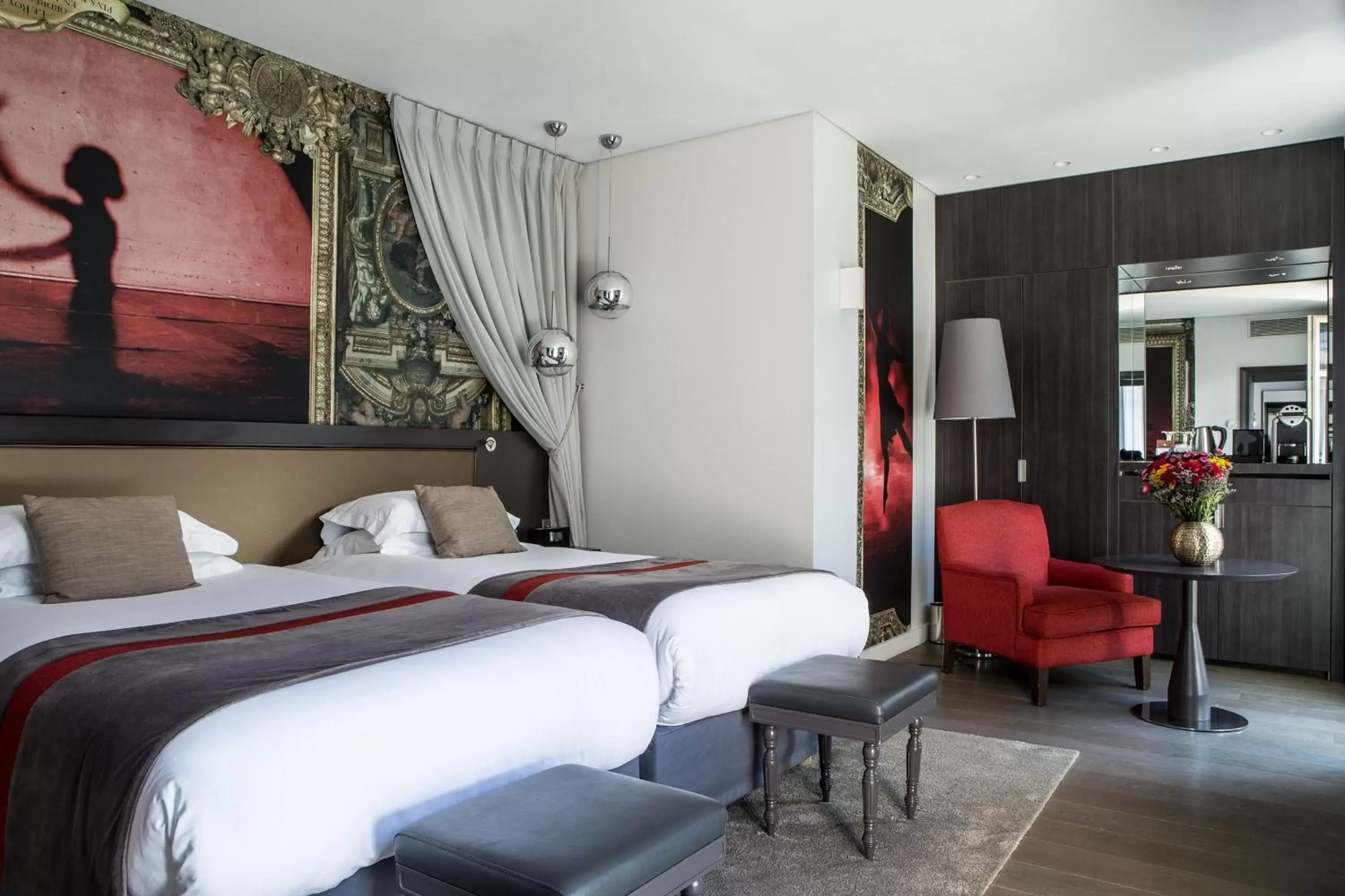 Photo of the whole room, Bed in Hotel Indigo Paris - Opera, an IHG Hotel
