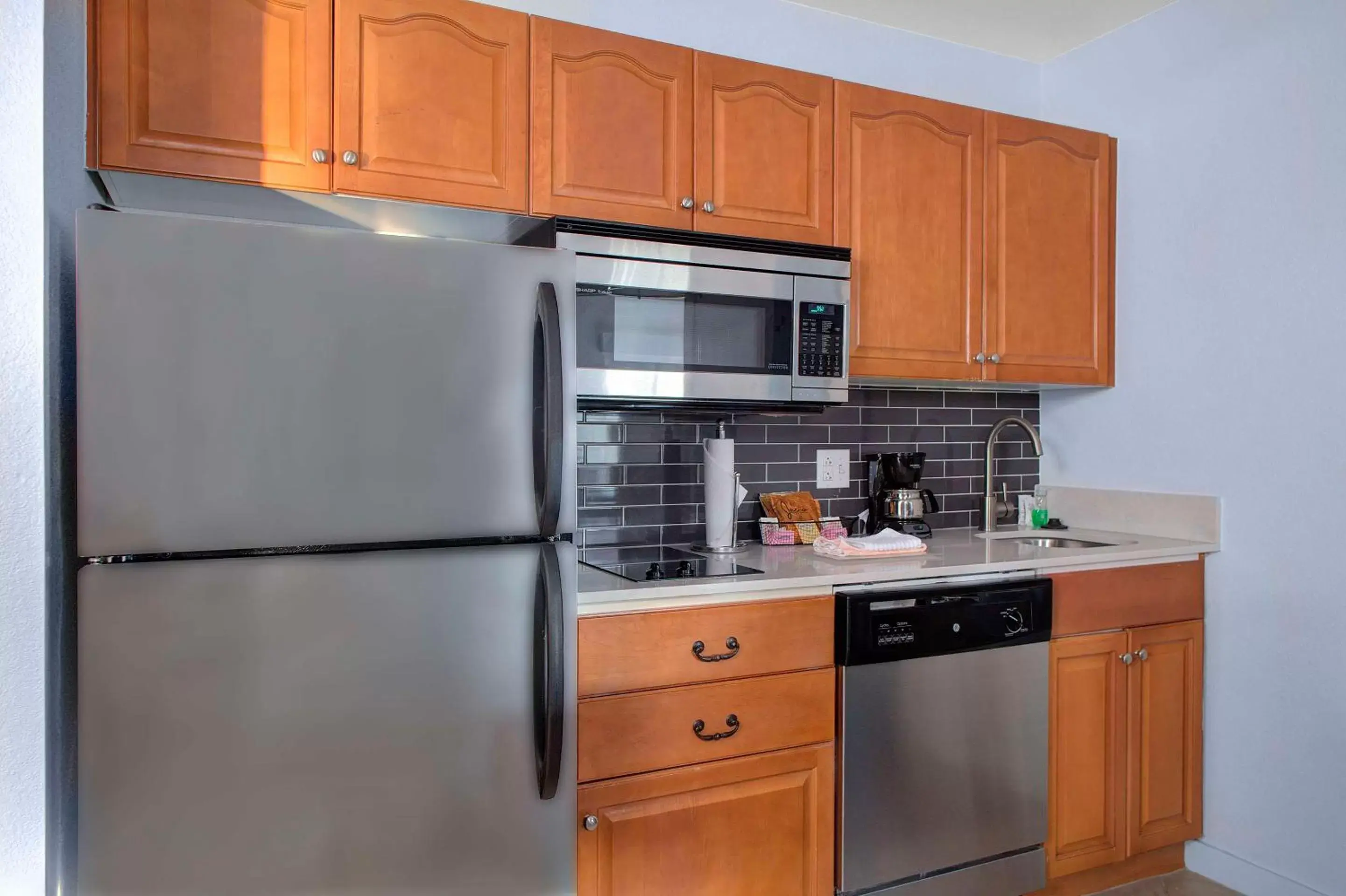 Kitchen or kitchenette, Kitchen/Kitchenette in Hyatt House Philadelphia/Plymouth Meeting