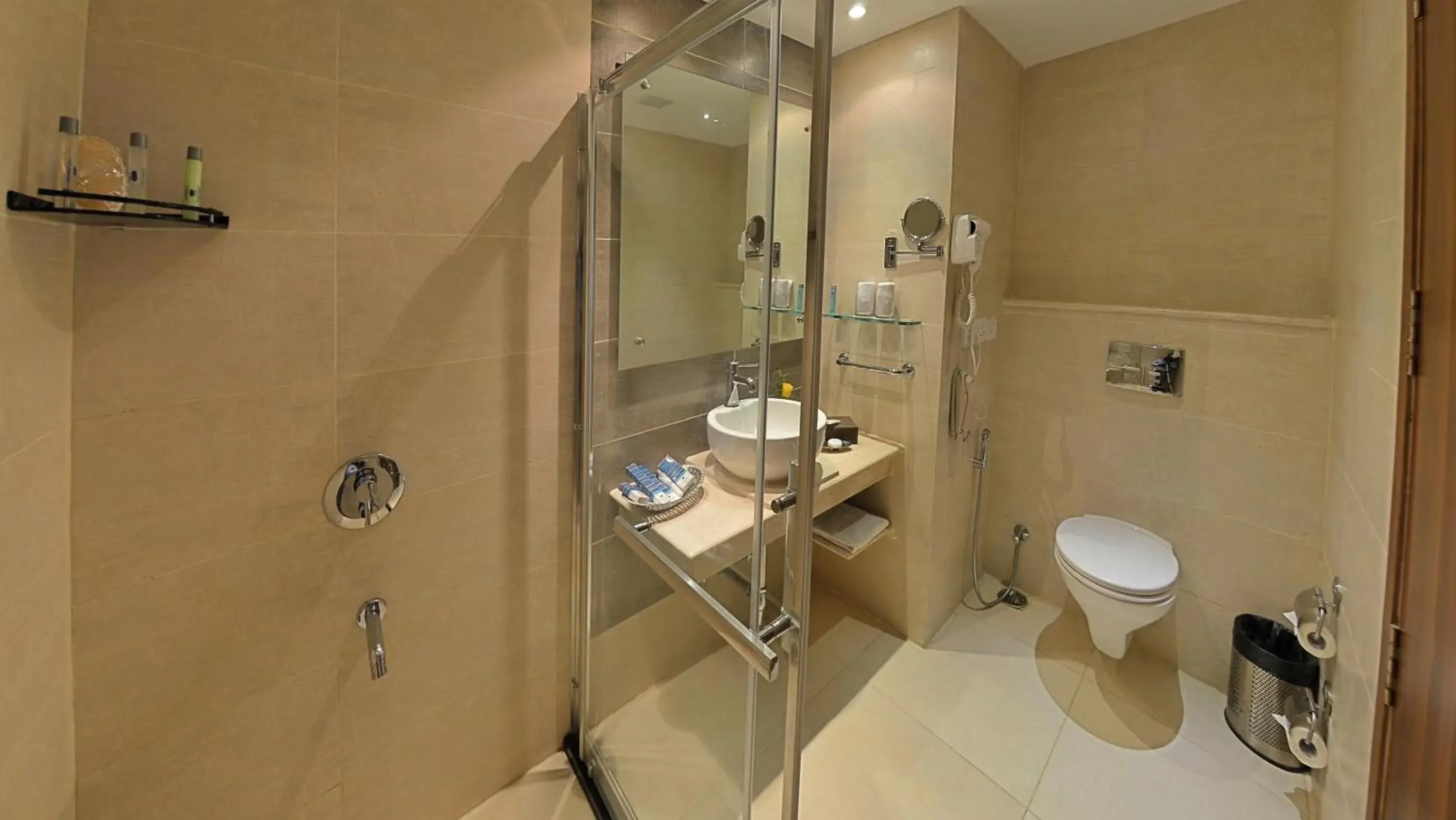 Bathroom in Hotel Gokulam Park - Coimbatore