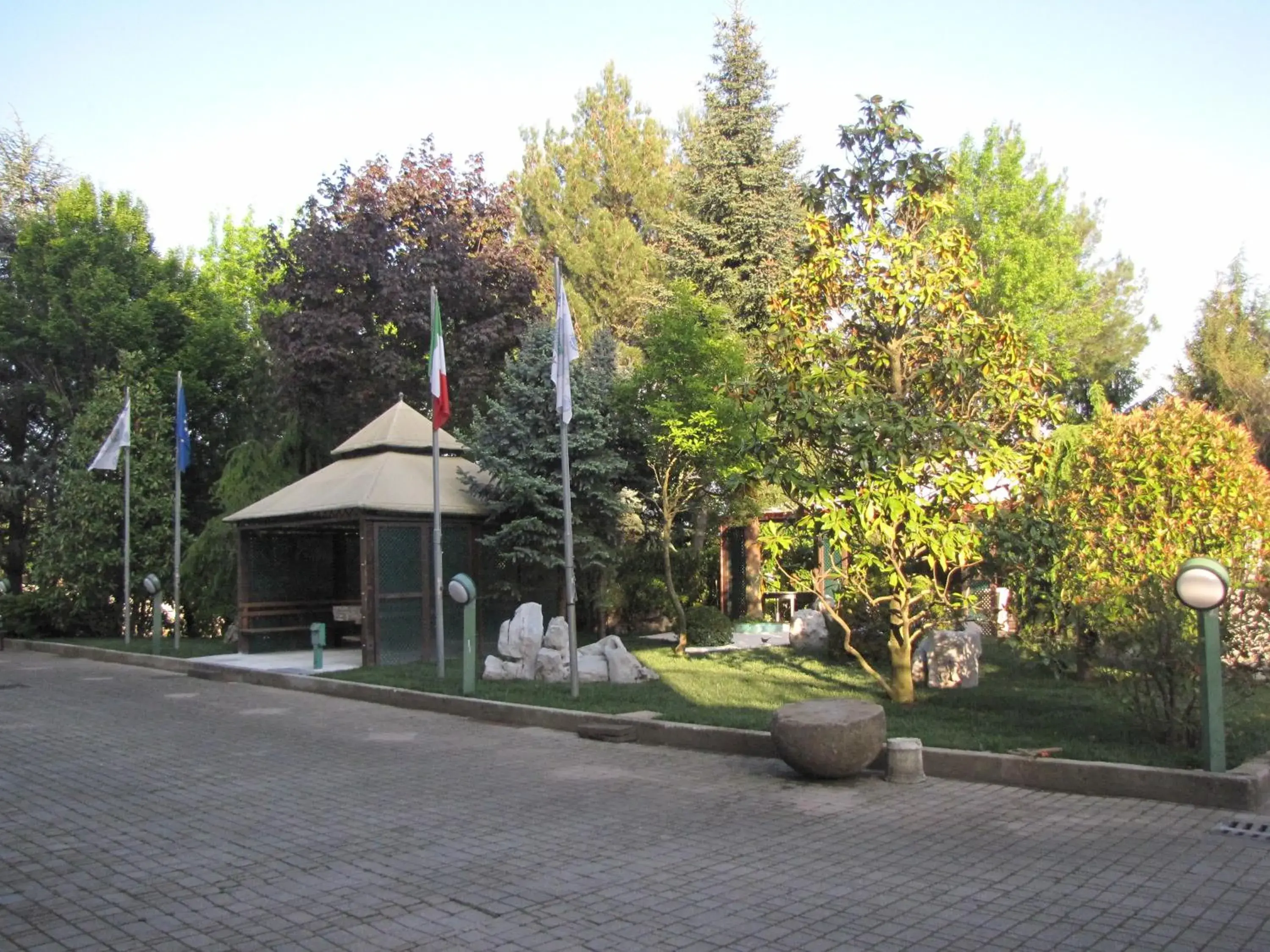 Facade/entrance in Green Park Hotel