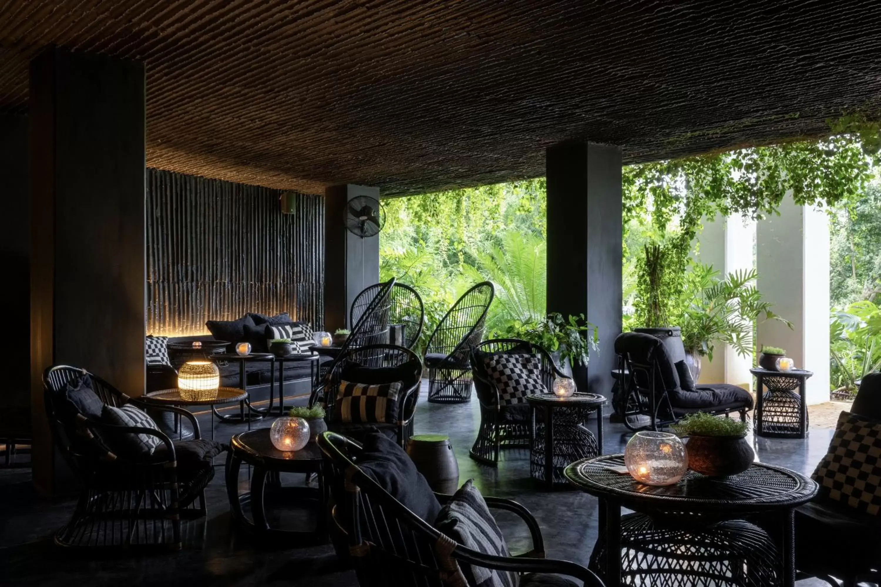 Lounge or bar, Restaurant/Places to Eat in Raya Heritage - SHA Plus