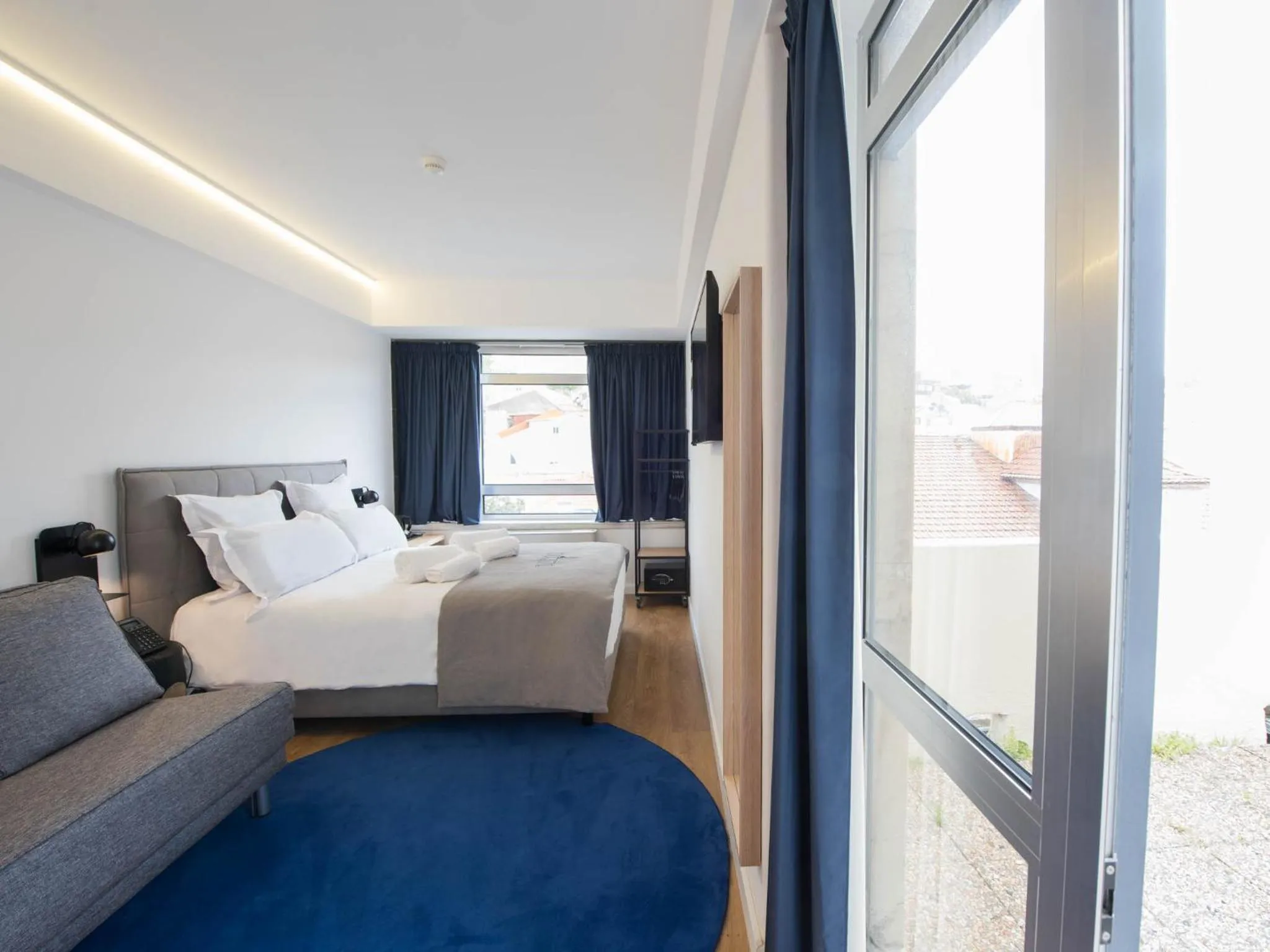 Photo of the whole room, Bed in room00 Lisboa Hostel