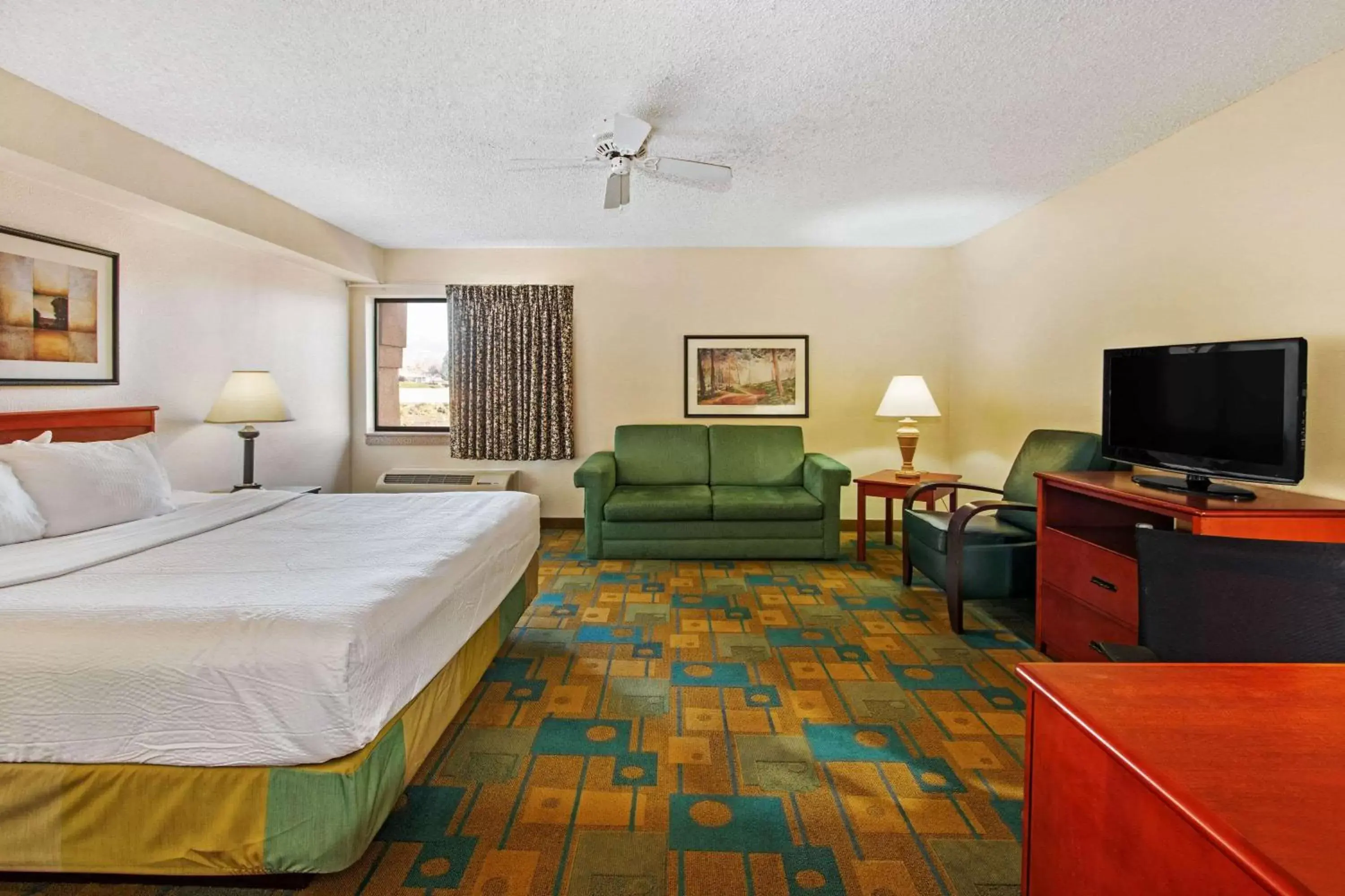 King Suite - Non-Smoking in La Quinta by Wyndham Albuquerque Journal Ctr NW