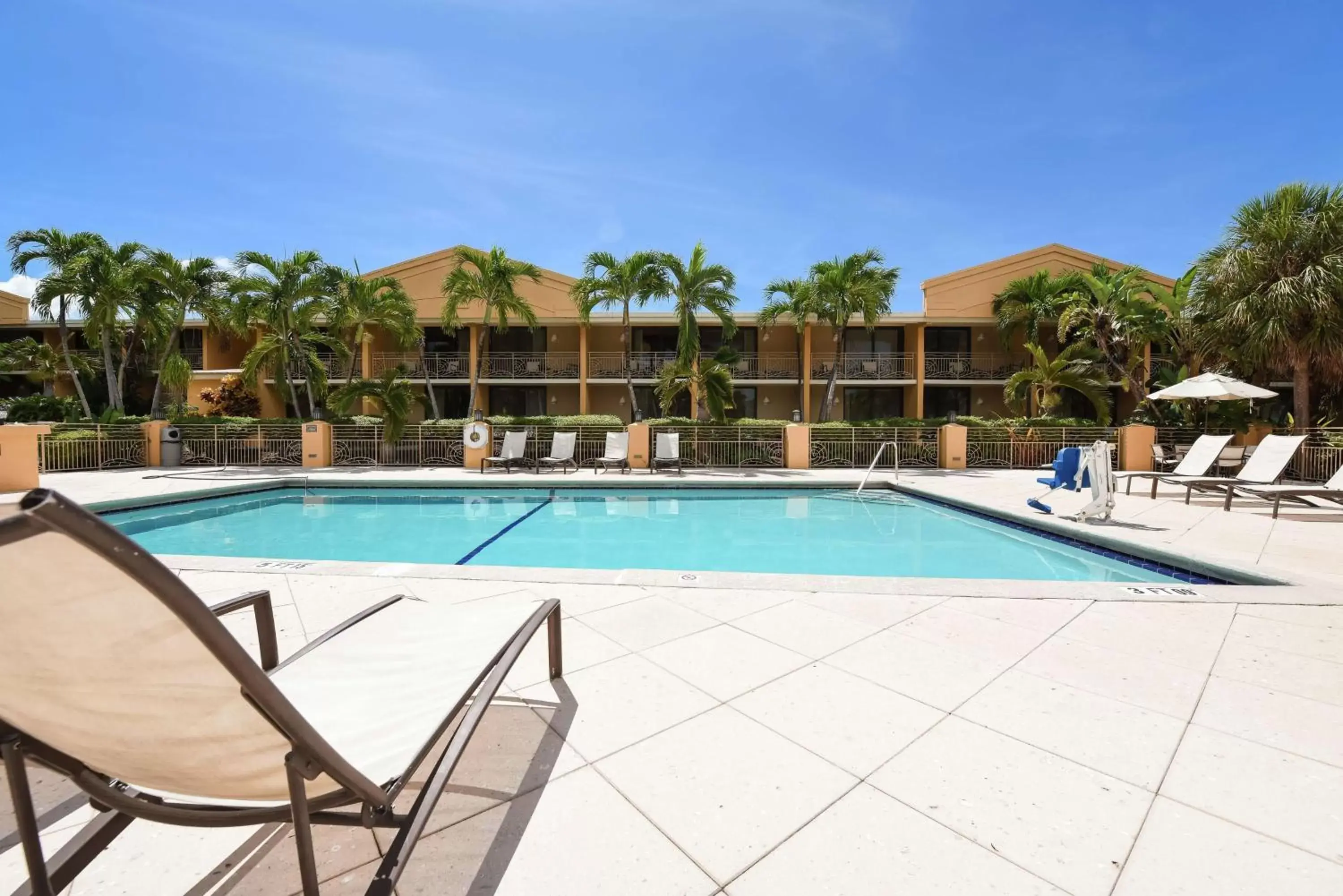 Pool view, Swimming Pool in Hampton Inn Key Largo