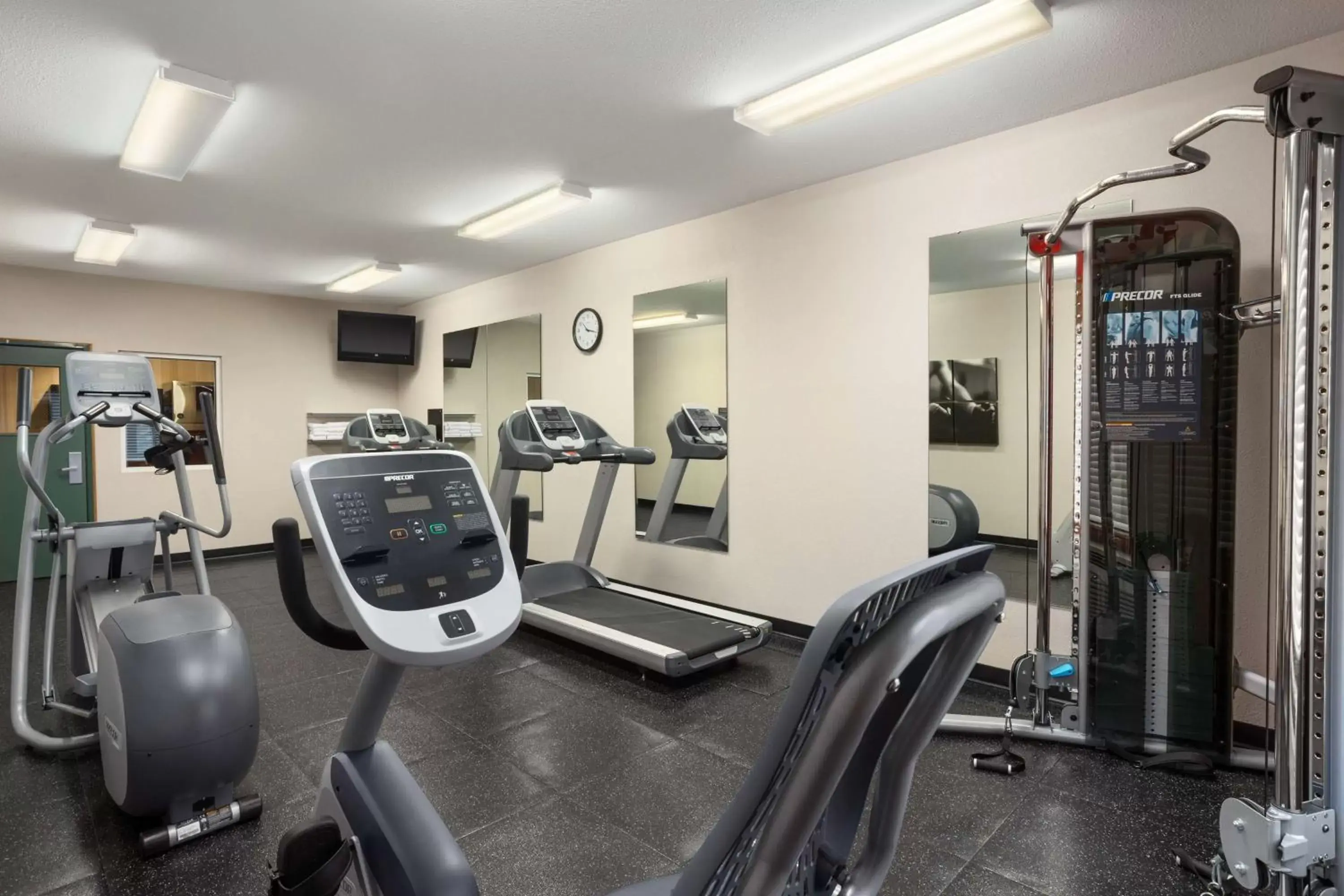 Activities, Fitness Center/Facilities in Country Inn & Suites by Radisson, Columbia, MO