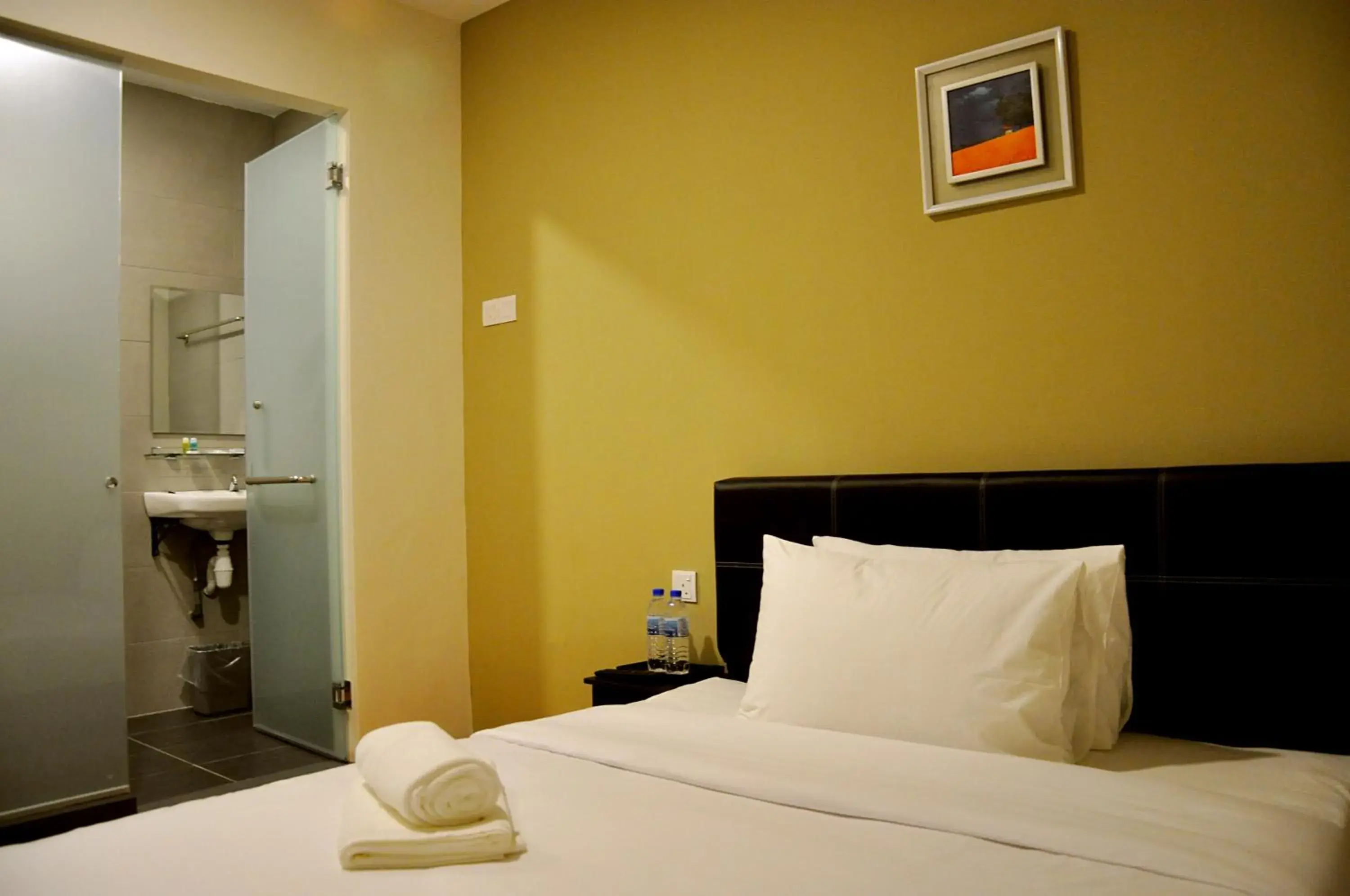 Bedroom, Bed in Gem Hotel Nusa Sentral Nusajaya