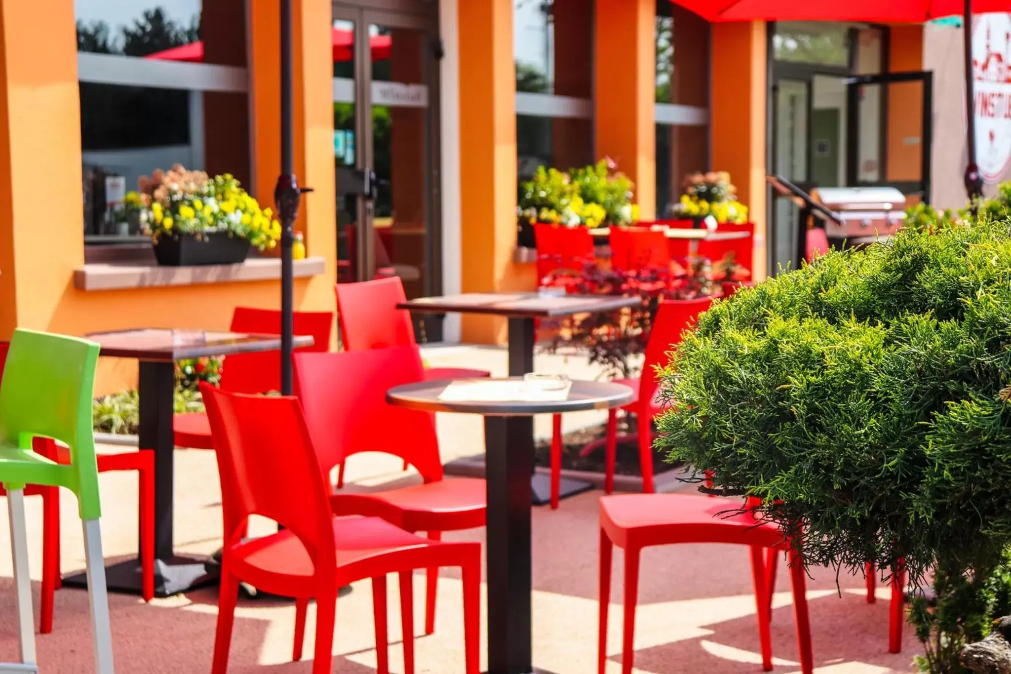 Restaurant/places to eat, Lounge/Bar in ibis Colmar Est - Hotel Restaurant en Alsace