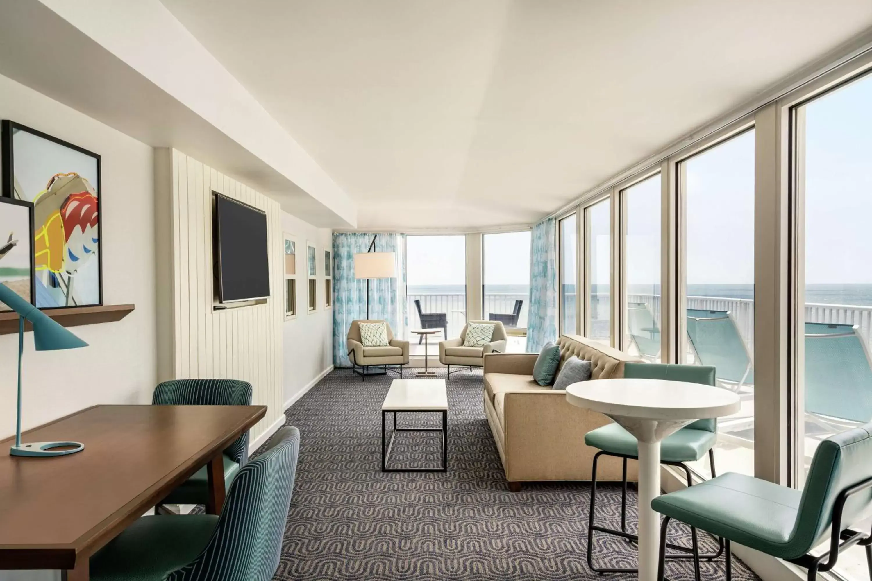 Bedroom, Seating Area in DoubleTree by Hilton Ocean City Oceanfront