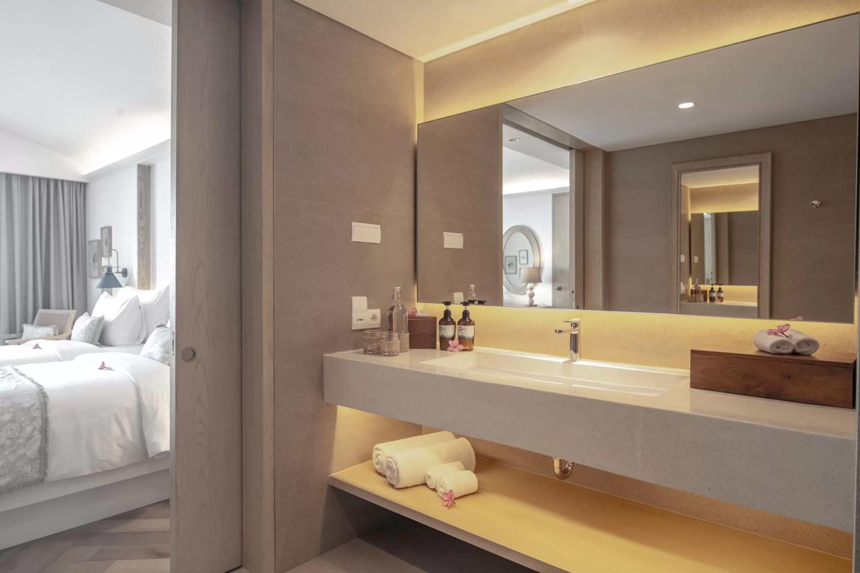 Bathroom, Bed in Royal Avila Boutique Resort