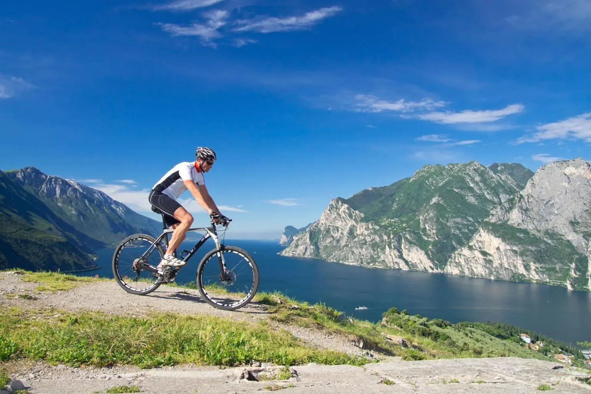 Cycling, Biking in Garda Family House