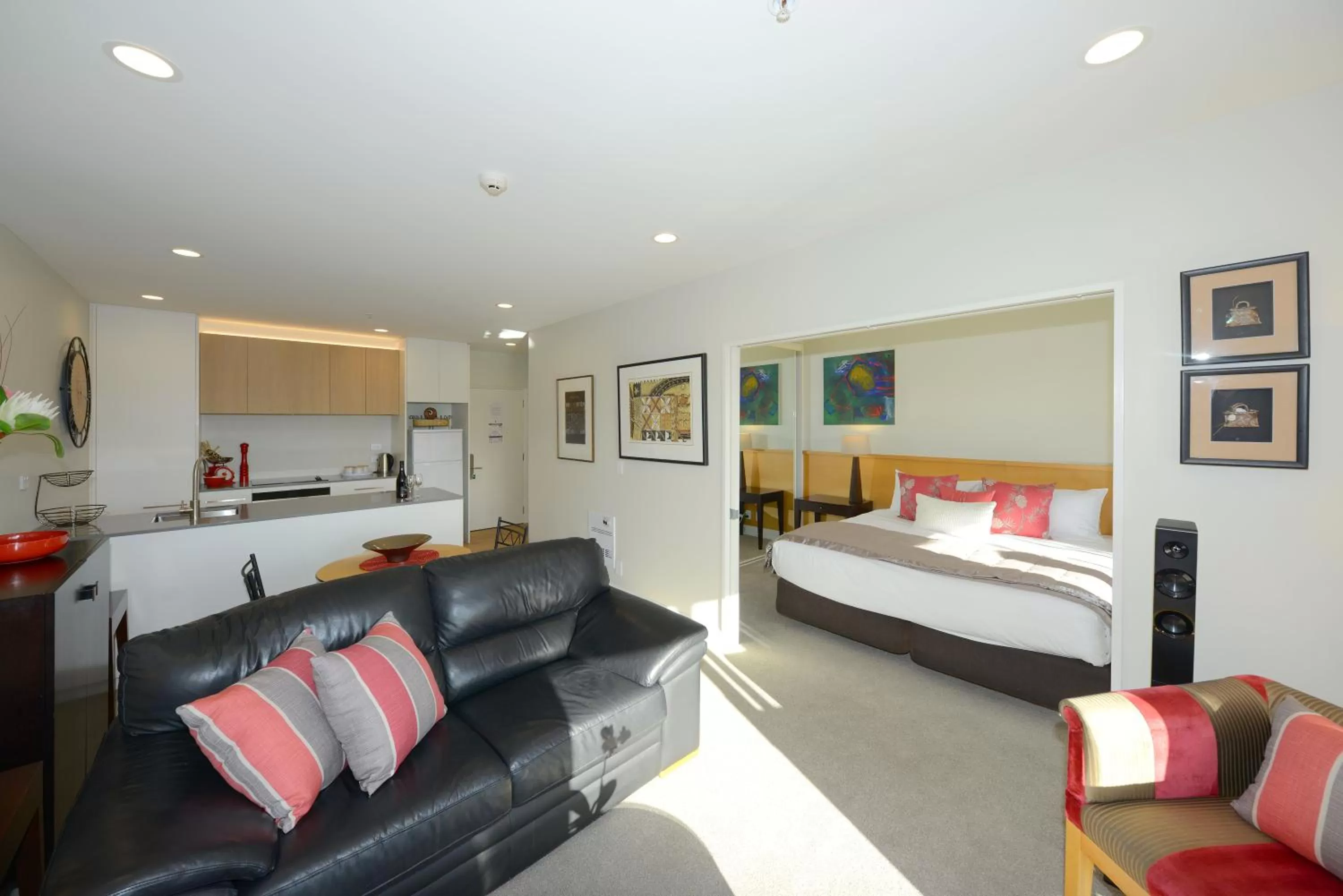 Living room, Bed in West Fitzroy Apartments