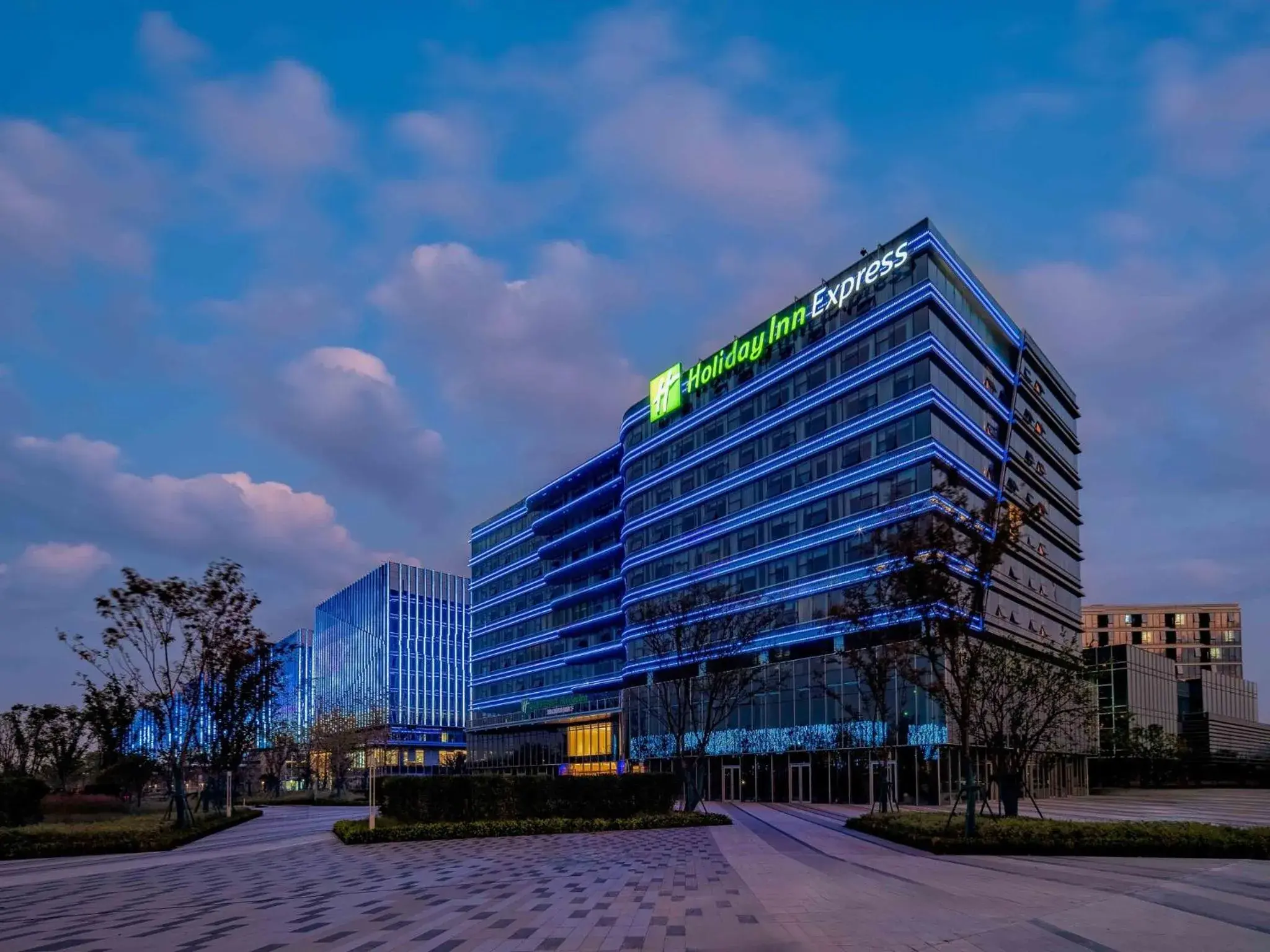 Property Building in Holiday Inn Express Hangzhou Airport, an IHG Hotel