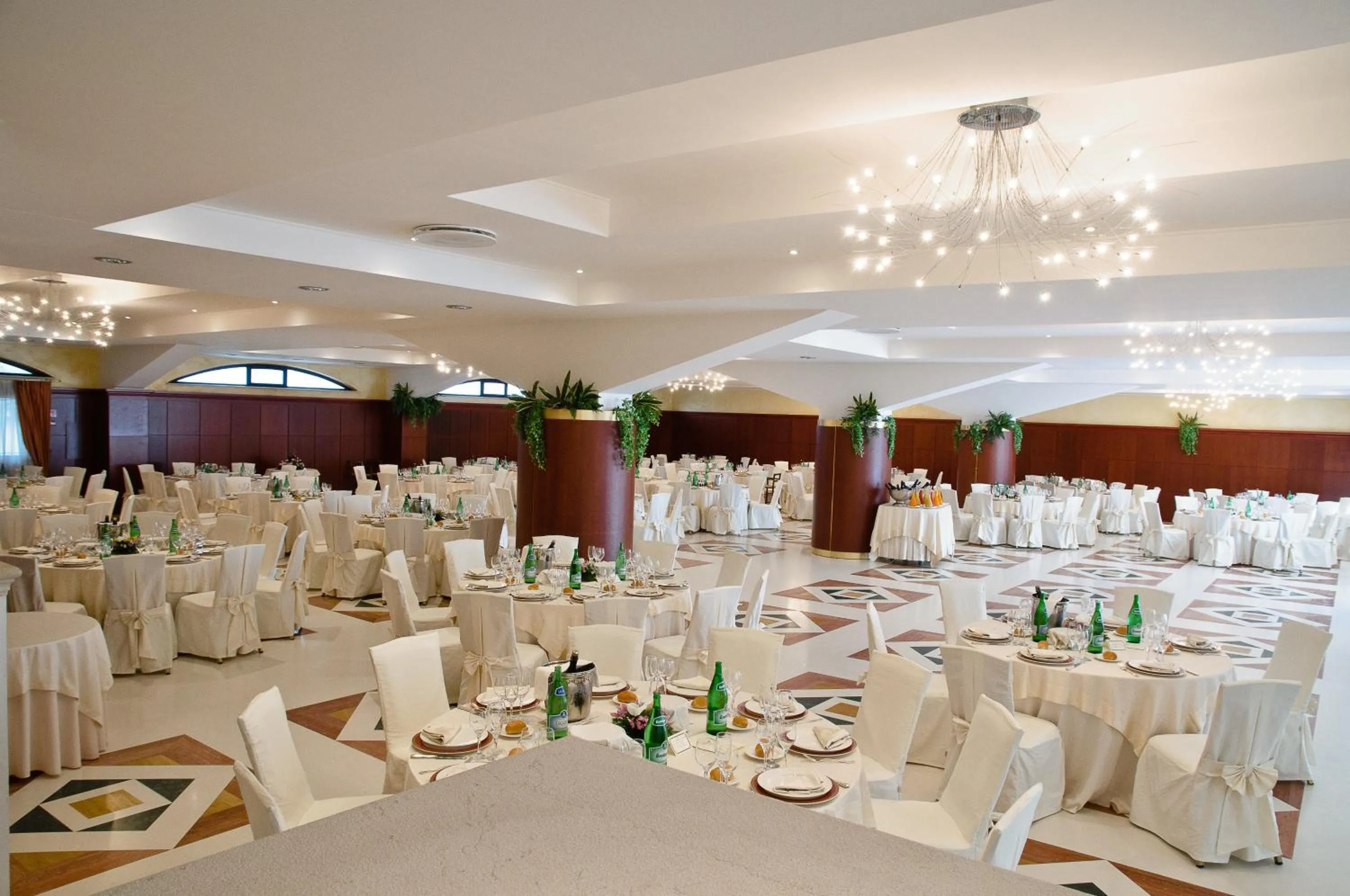 Restaurant/places to eat in Palace Hotel San Michele